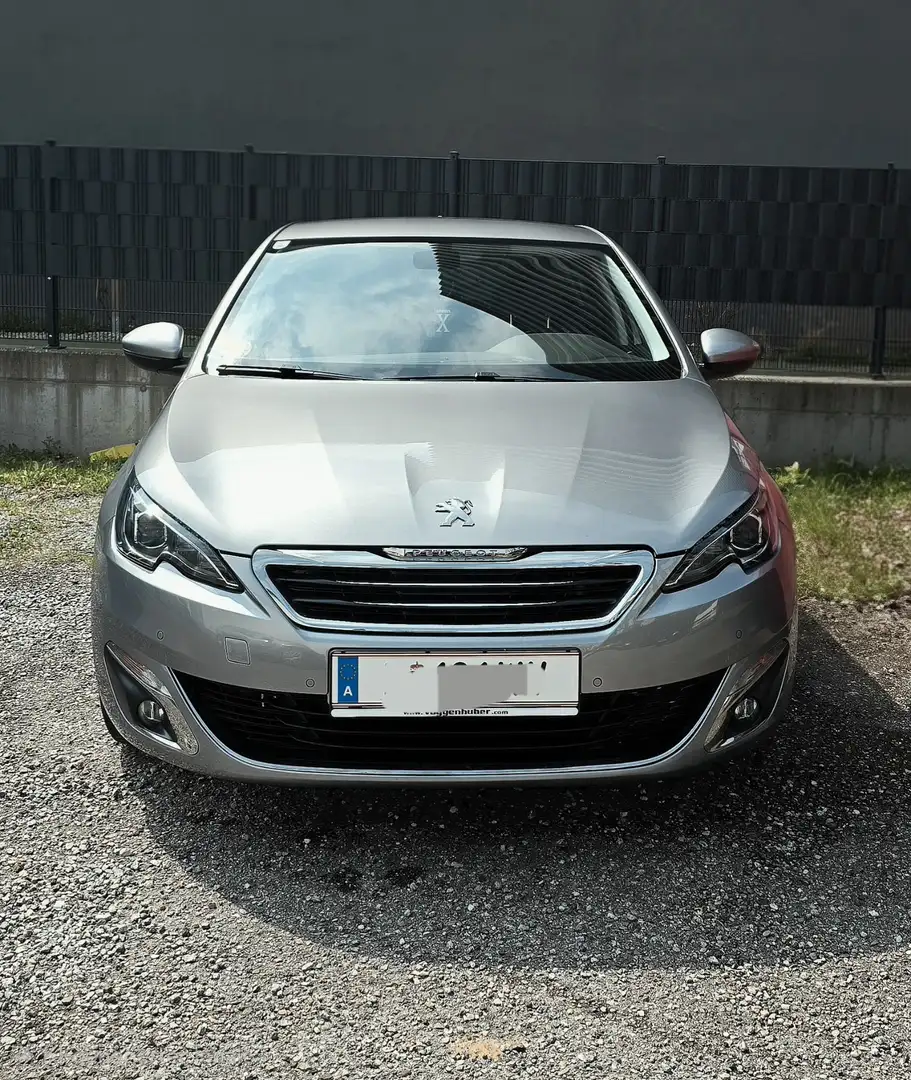 Peugeot 308 1,6 Blue HDi Allure Grau - 2