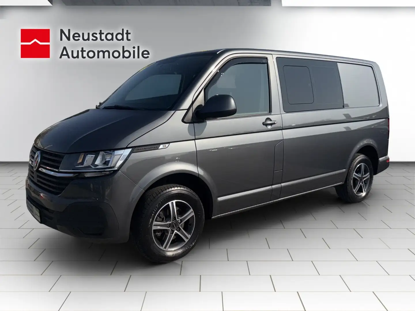 Volkswagen T6.1 Kombi 5-Sitzer teilverglast Anhängerkupplung, Parkpilot Grau - 1