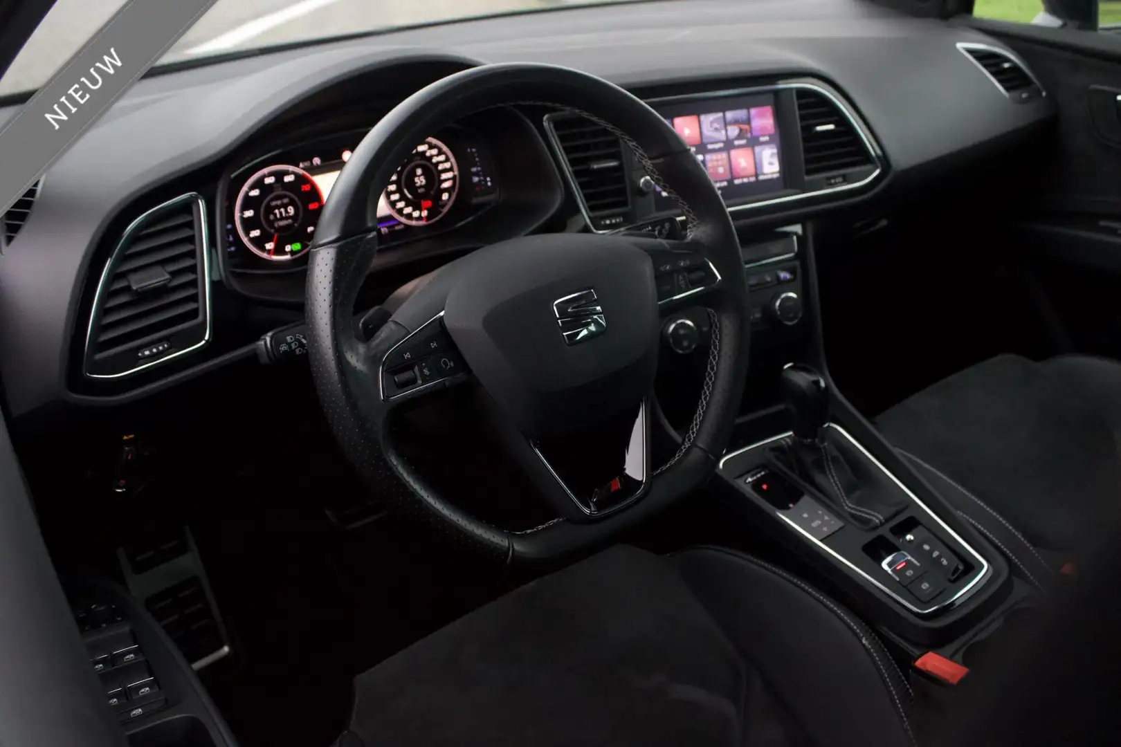 SEAT Leon ST CUPRA 300 Carbon | Pano - Beats - Big Brake Kit Zwart - 2