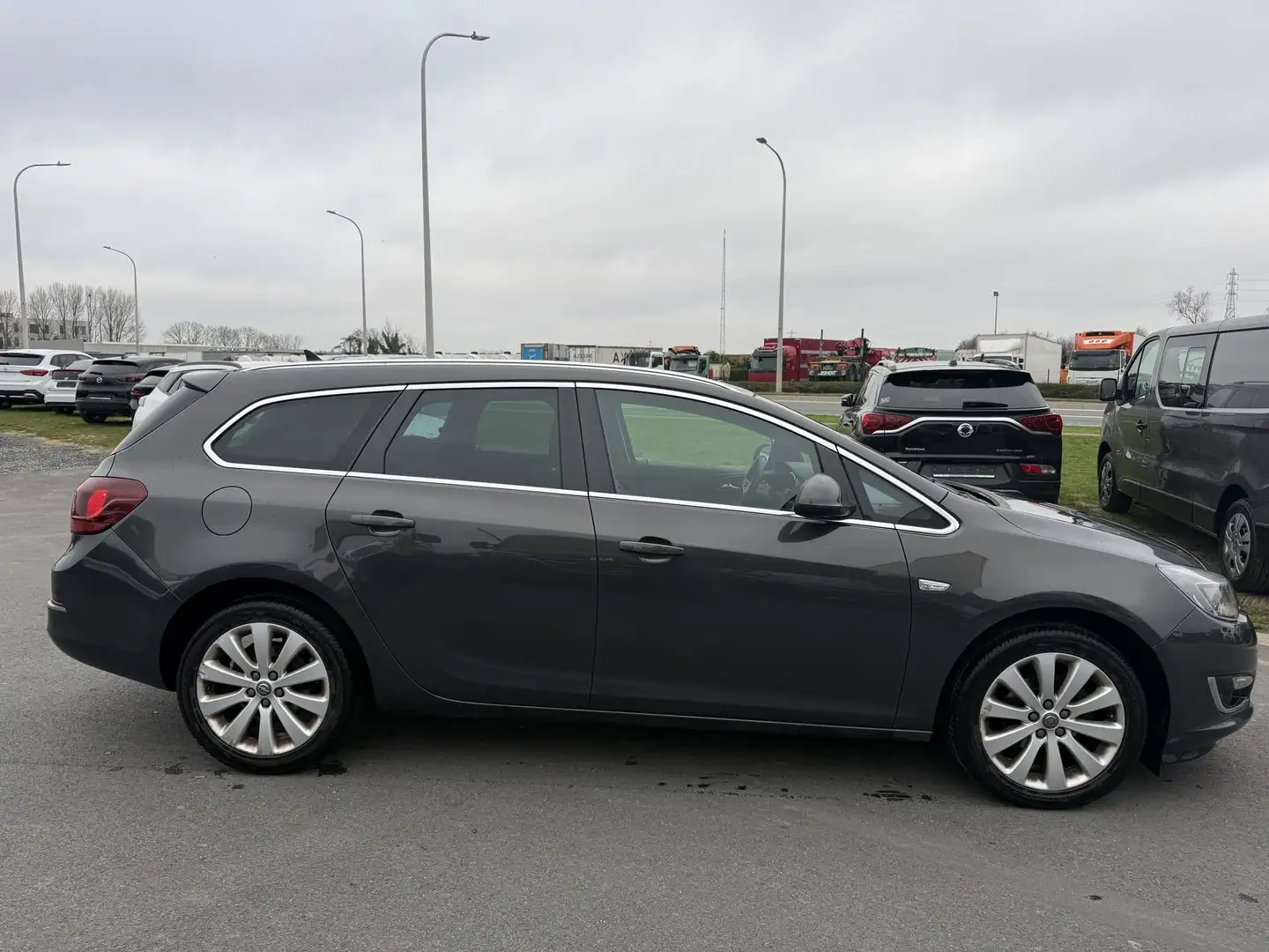 Opel Astra // Navi - Bluetooth - USB // Grau - 2
