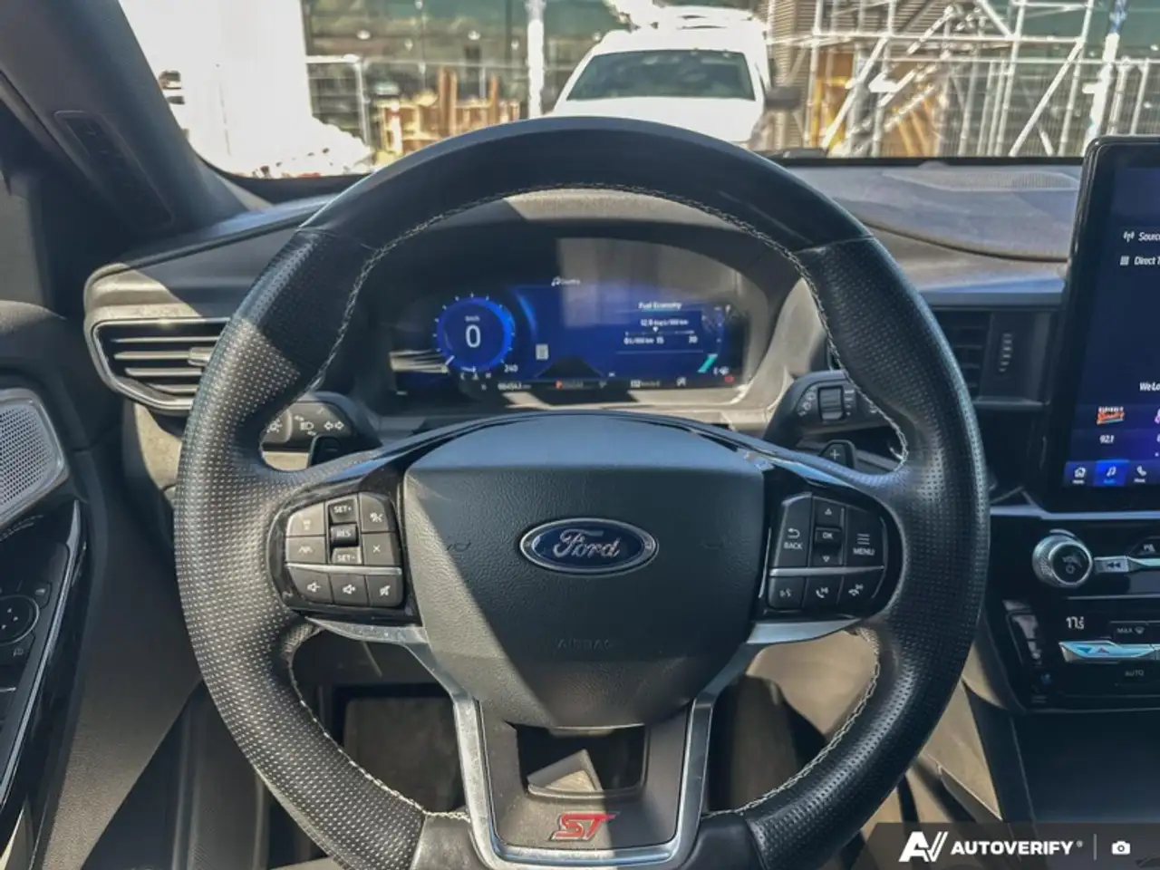 Ford Explorer снимка Ford Explorer