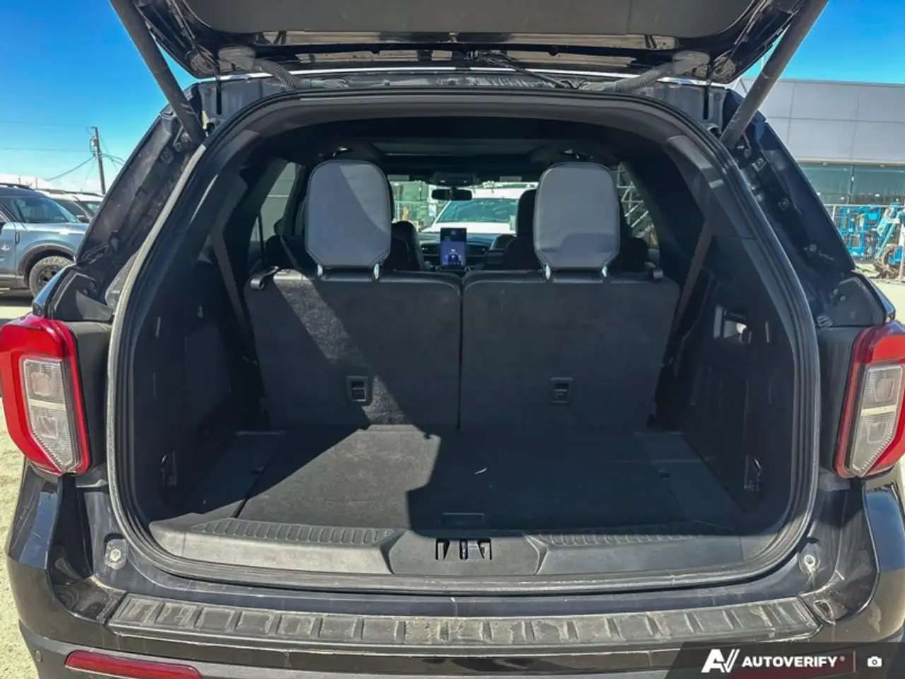 Ford Explorer снимка Ford Explorer