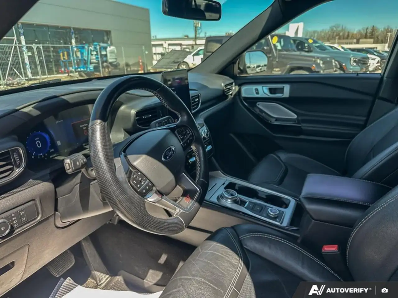 Ford Explorer снимка Ford Explorer