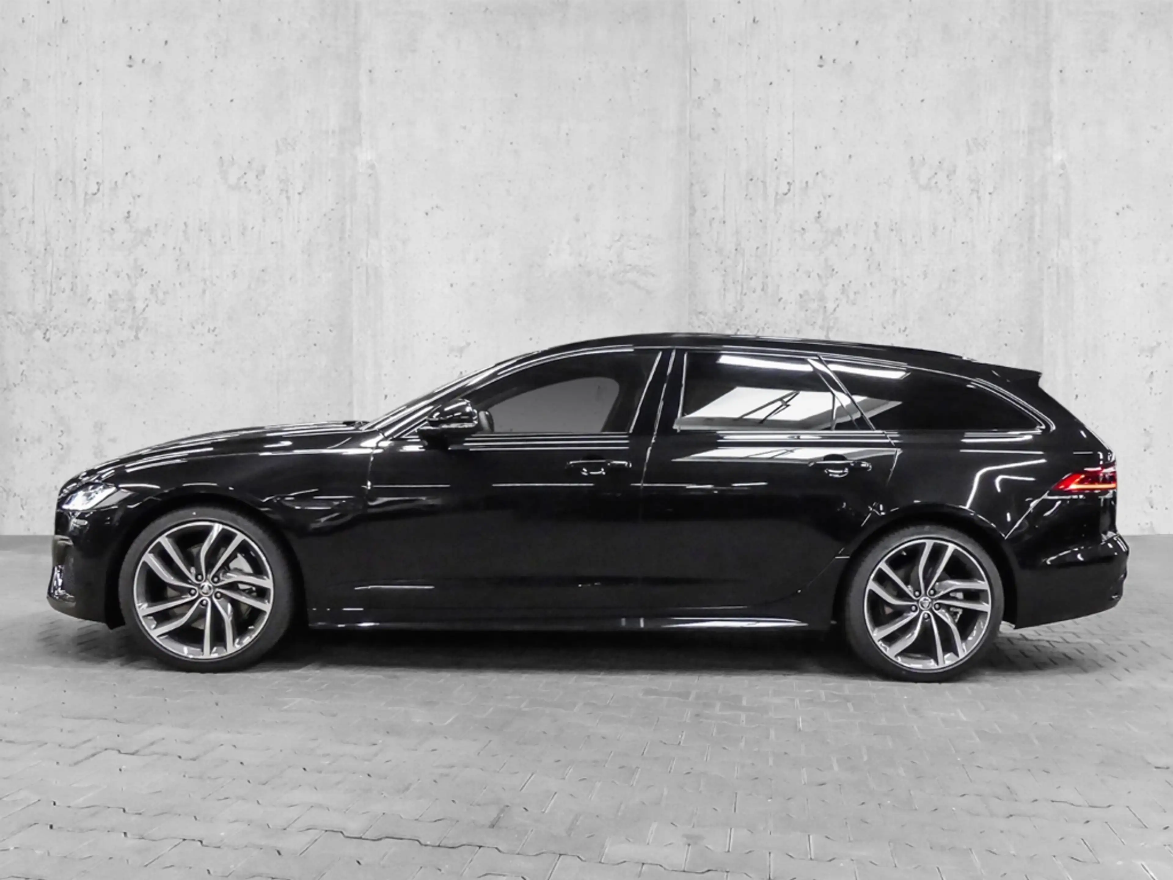Jaguar XF Sportbrake R-Dynamic HSE AWD D200 Mild-Hybrid EU6d — photo 6