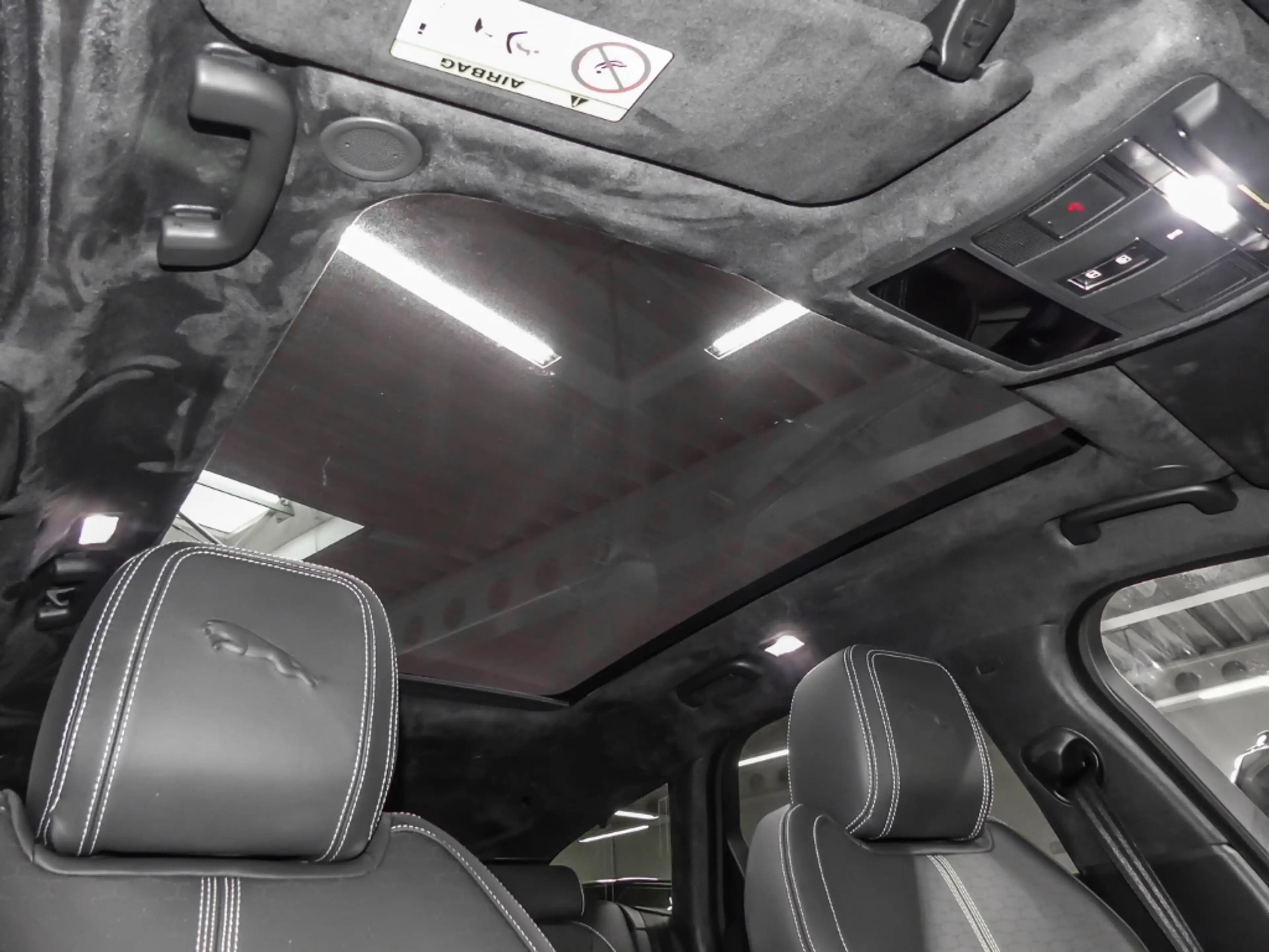 Jaguar XF Sportbrake R-Dynamic HSE AWD D200 Mild-Hybrid EU6d — photo 15
