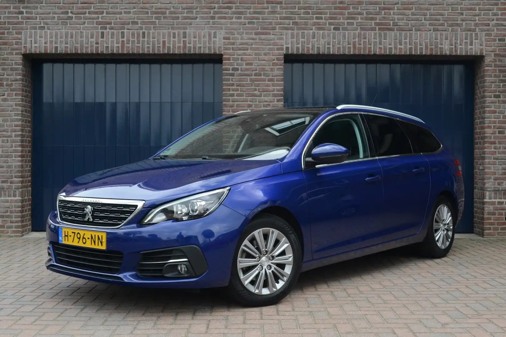 Peugeot 308 SW 1.2 PureTech Blue Lease Premium | Camera | Pano Bleu - 1