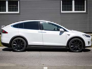 Model X 75D Allradantrieb