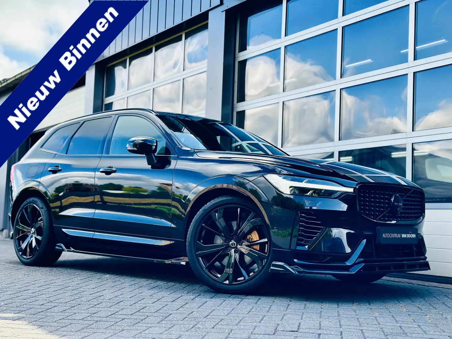 Volvo XC60 2.0 T6 Hybrid | AWD | Dark Label | Pamoramadak | L Negro - 1