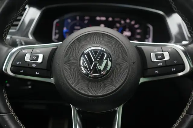 Volkswagen Tiguan Allspace view 21