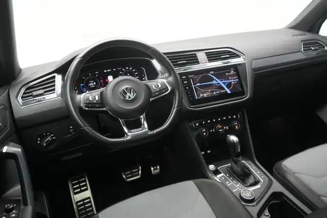 Volkswagen Tiguan Allspace view 13