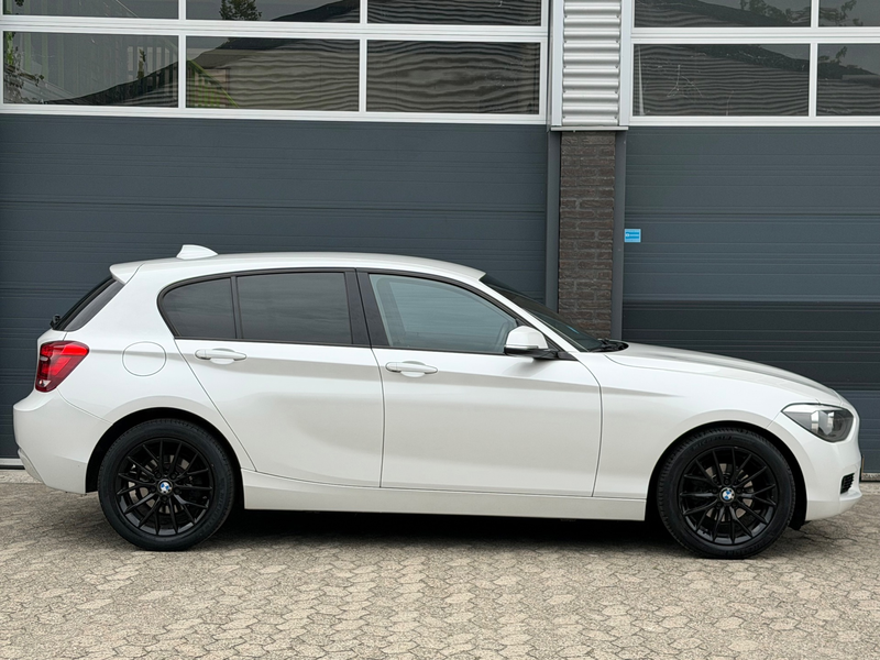 BMW 116 1-serie 116i Limited Series CARPLAY KEYLESS CLIMA — photo 2
