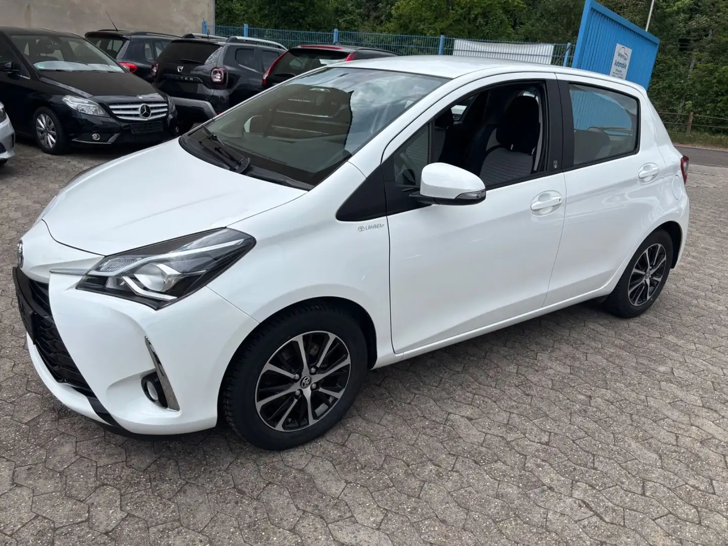 Toyota Yaris Team D Navi/Kamera/Sitzheizung/Alu Weiß - 1