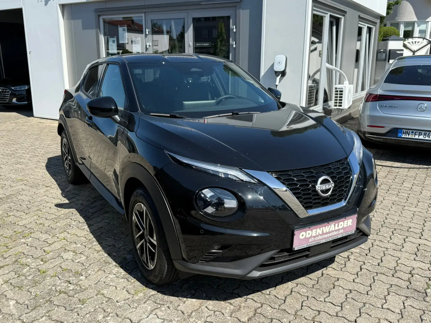 Nissan Juke 1.0DIG-T N-Connecta DCT Winter Paket Schwarz - 1
