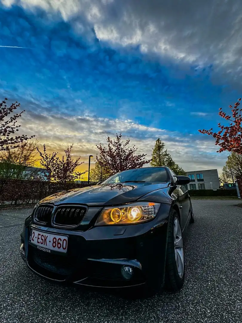 BMW 318 E90 Noir - 2