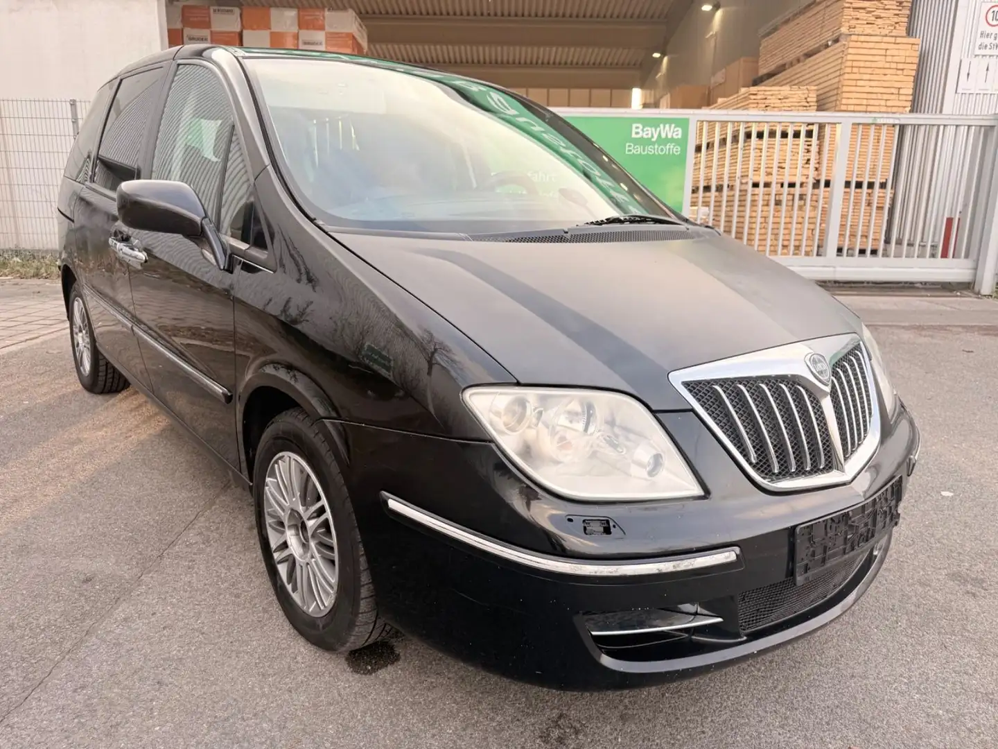 Lancia Phedra 2.0 16V Multijet Executive Schwarz - 2