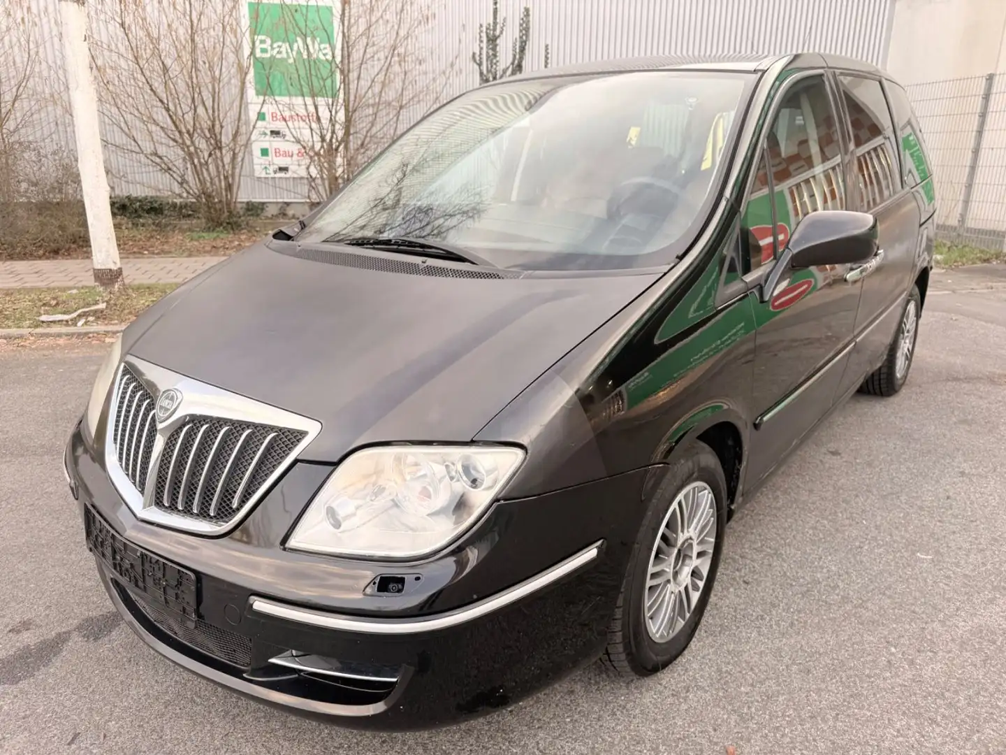 Lancia Phedra 2.0 16V Multijet Executive Schwarz - 1