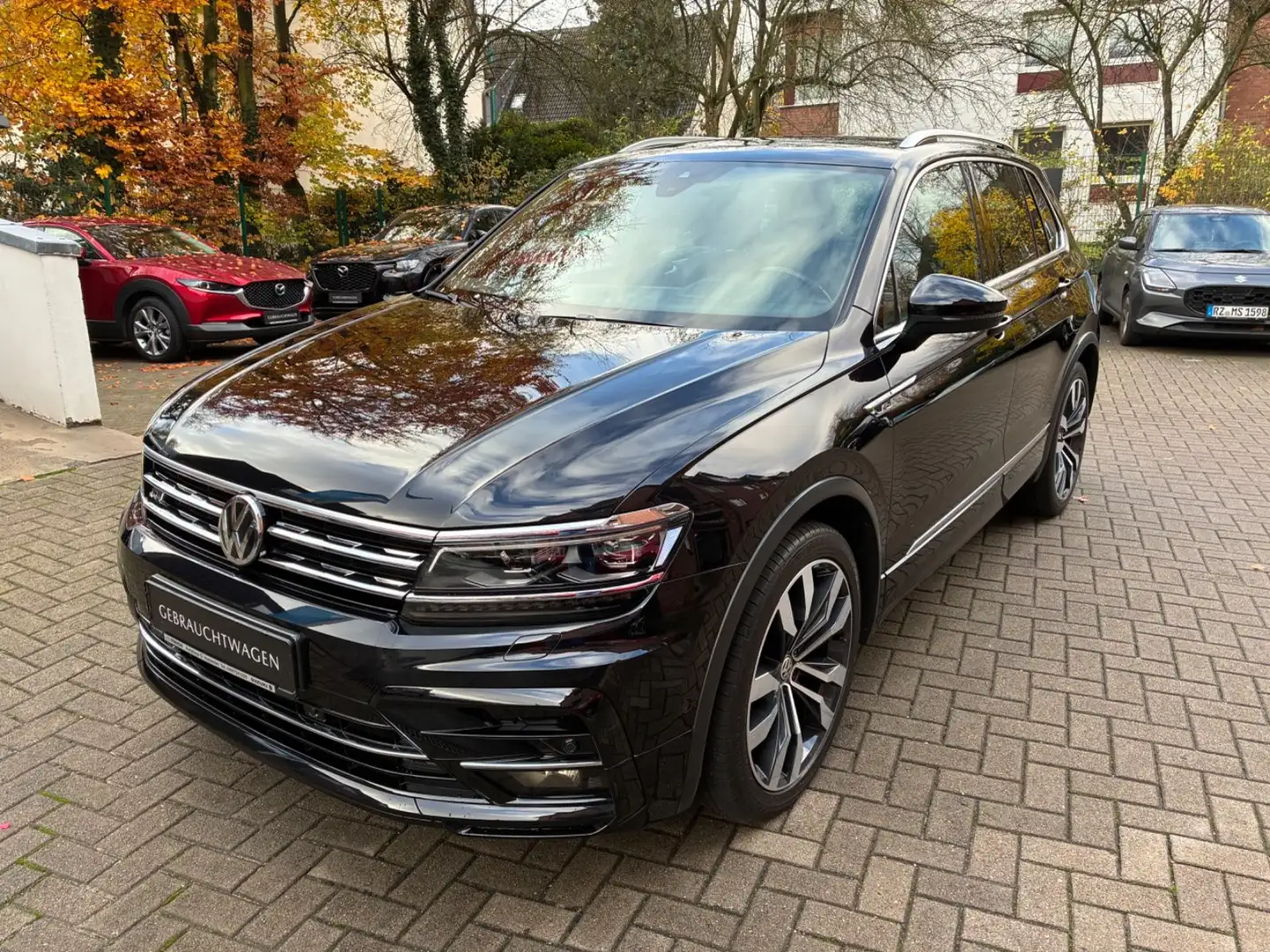 Volkswagen Tiguan Highline BMT R-Line ACC DCC AHK Schwarz - 2