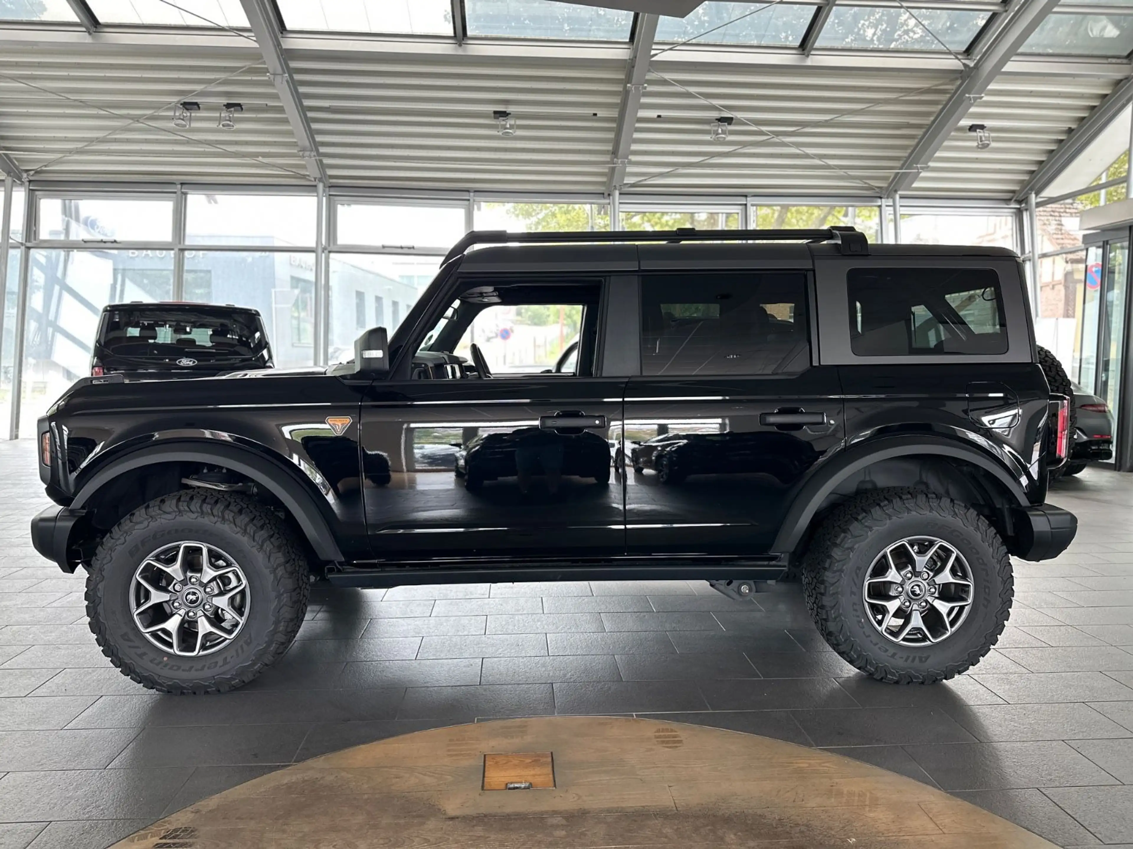 Ford Bronco Badlands e-4WD 2.7 #LED #B&O #ACC #NAVI — photo 3
