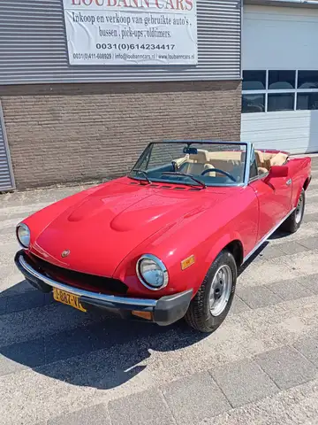 Fiat 124 Spider 2000 H5 rijd goed geen roest zeer nette staat
