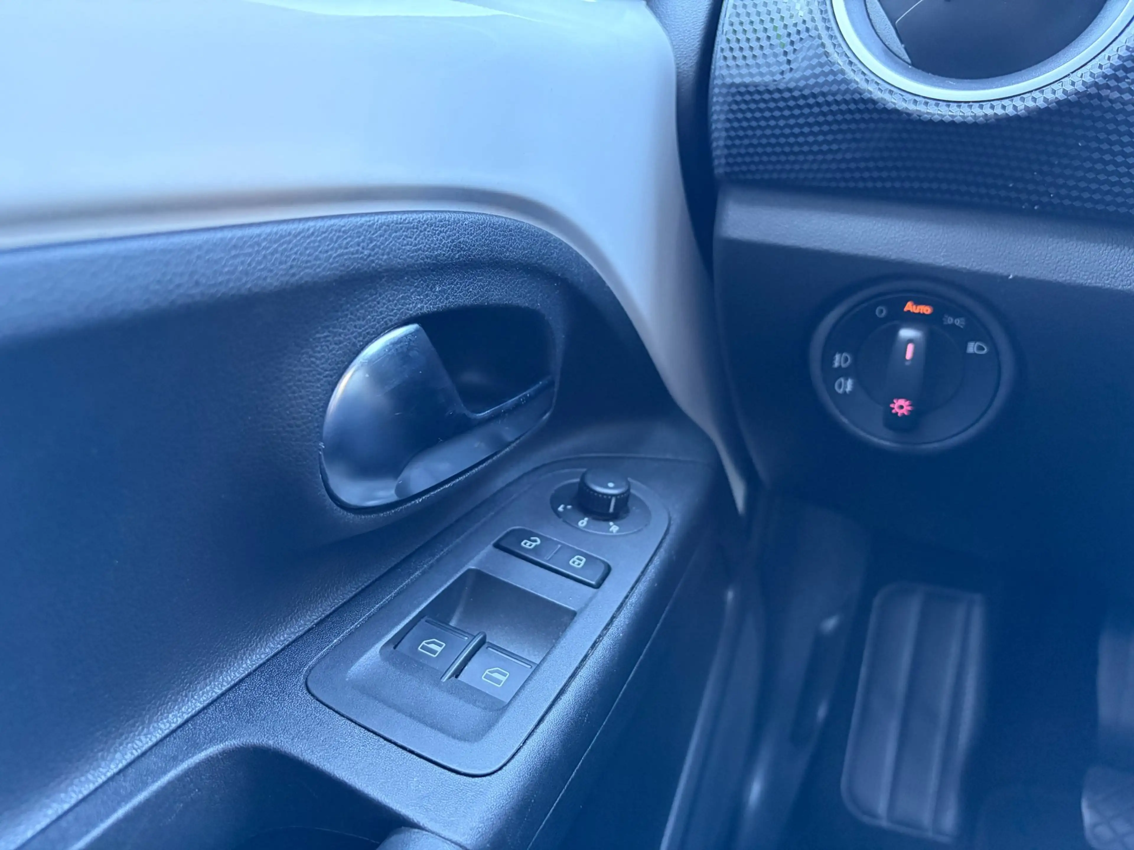 Volkswagen up! 1.0 BMT high up! / Airco / stoelverw. / 5-drs — photo 12