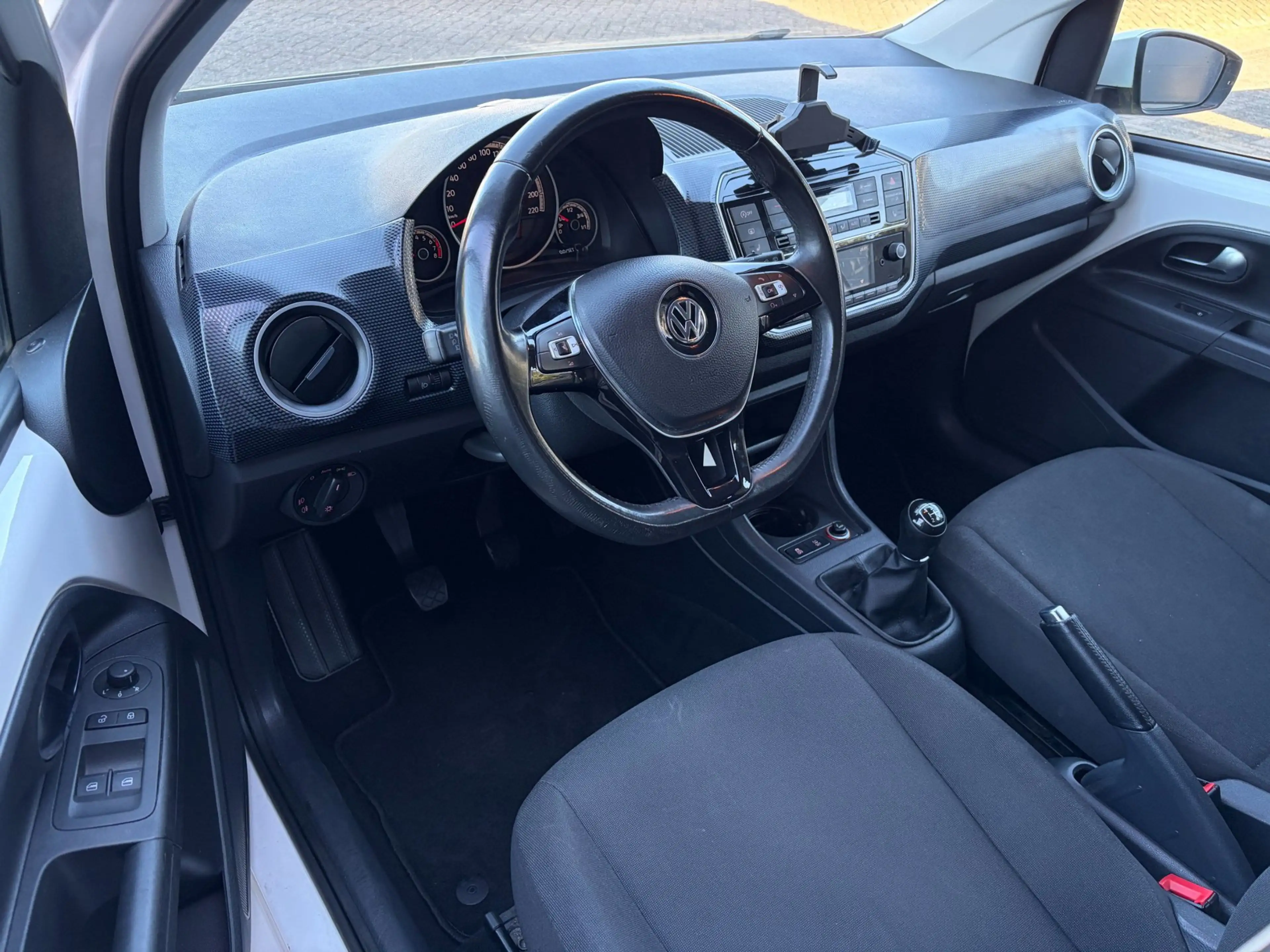 Volkswagen up! 1.0 BMT high up! / Airco / stoelverw. / 5-drs — photo 10