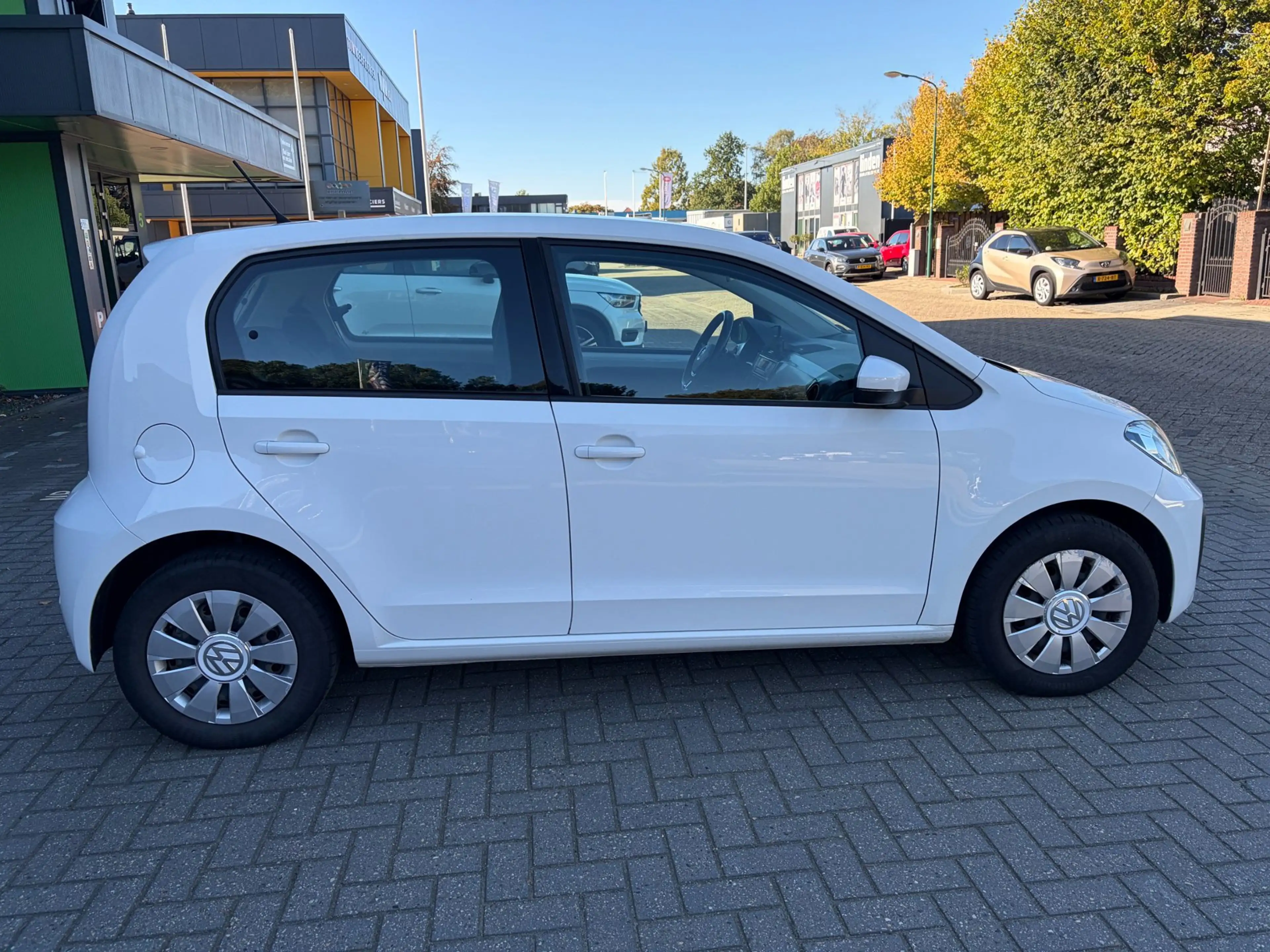 Volkswagen up! 1.0 BMT high up! / Airco / stoelverw. / 5-drs — photo 7