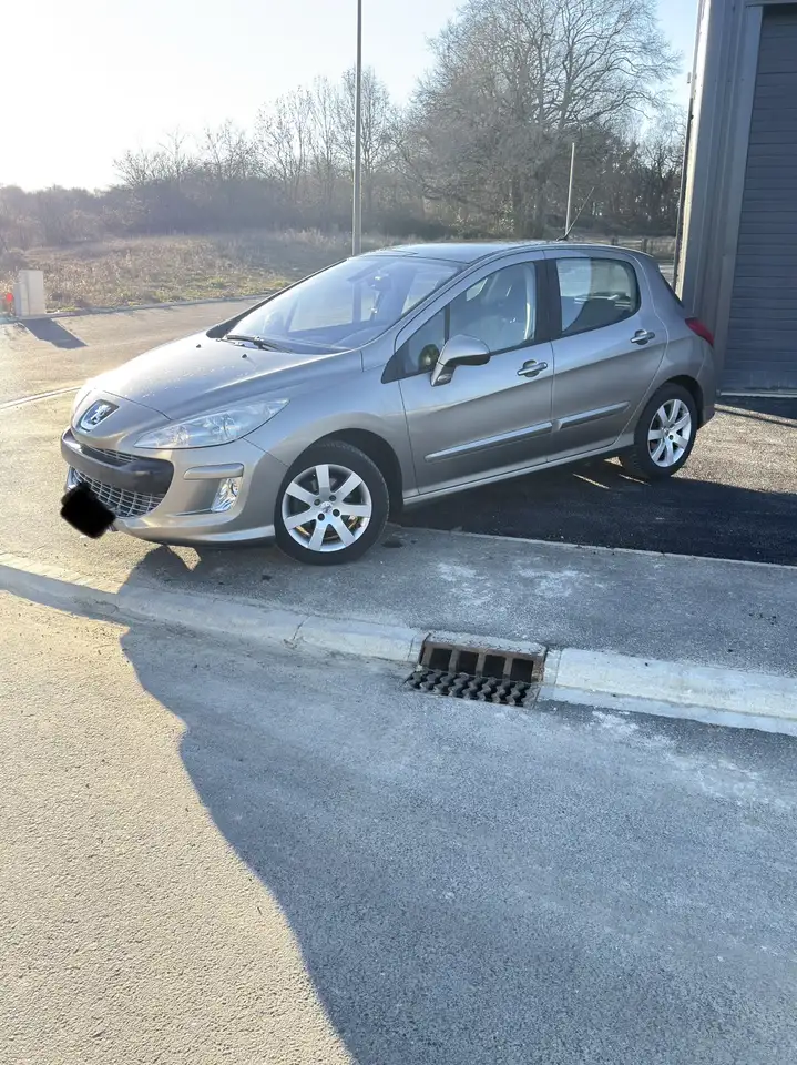 Peugeot 308 1.6 HDi 110ch FAP Business Pack