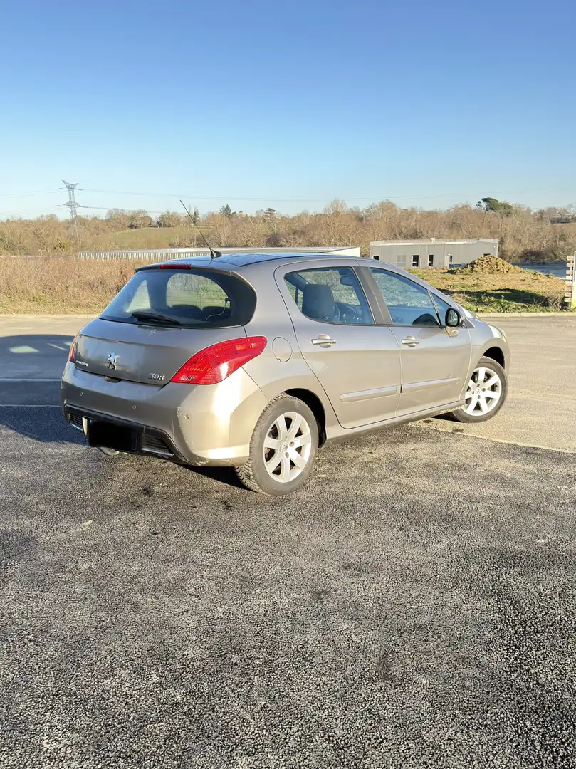 Peugeot 308 1.6 HDi 110ch FAP Business Pack - 2