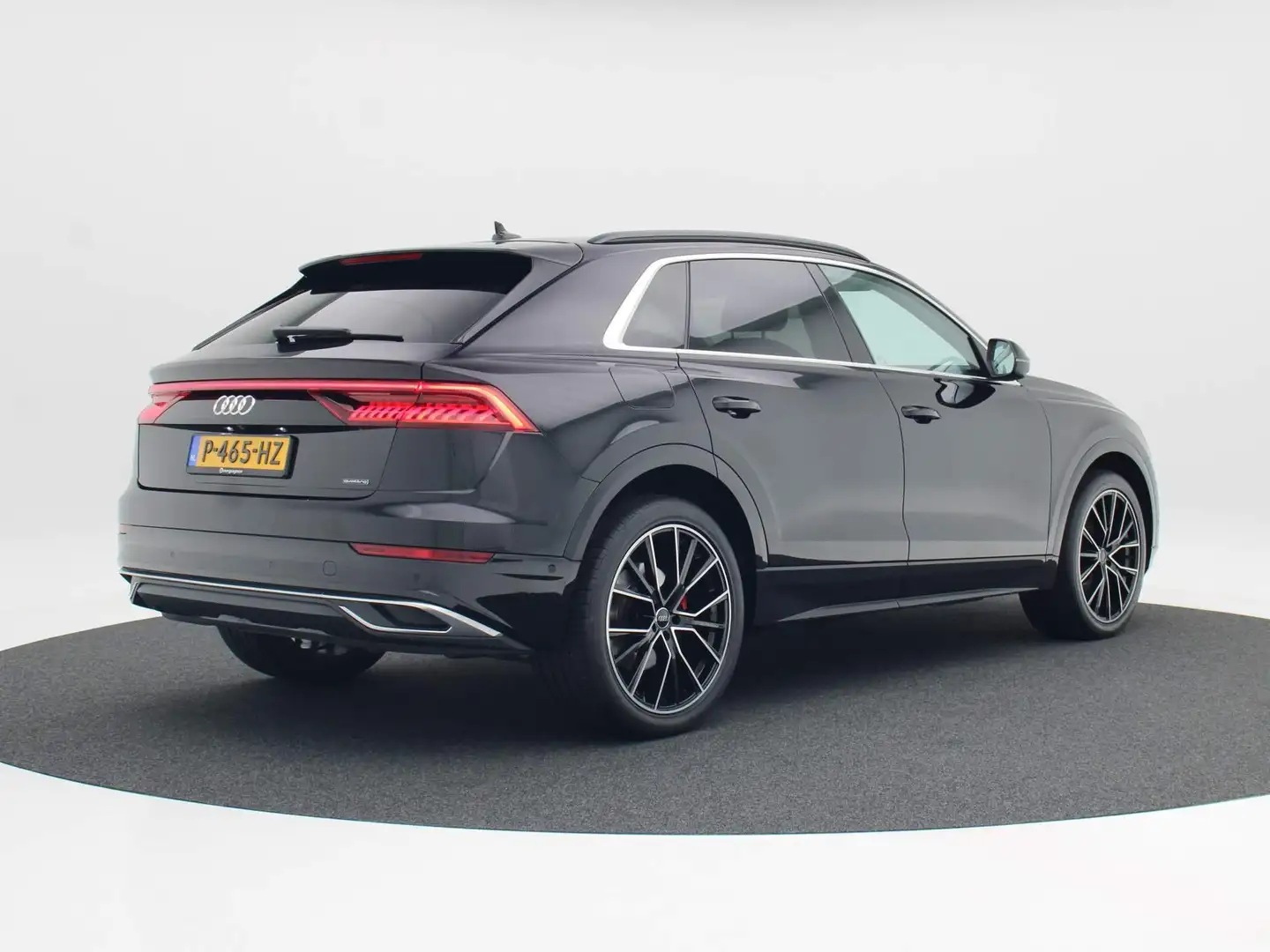 Audi Q8 55 TFSI e 381 PK | Leder | Navi | Adapt. Cruise | Zwart - 2