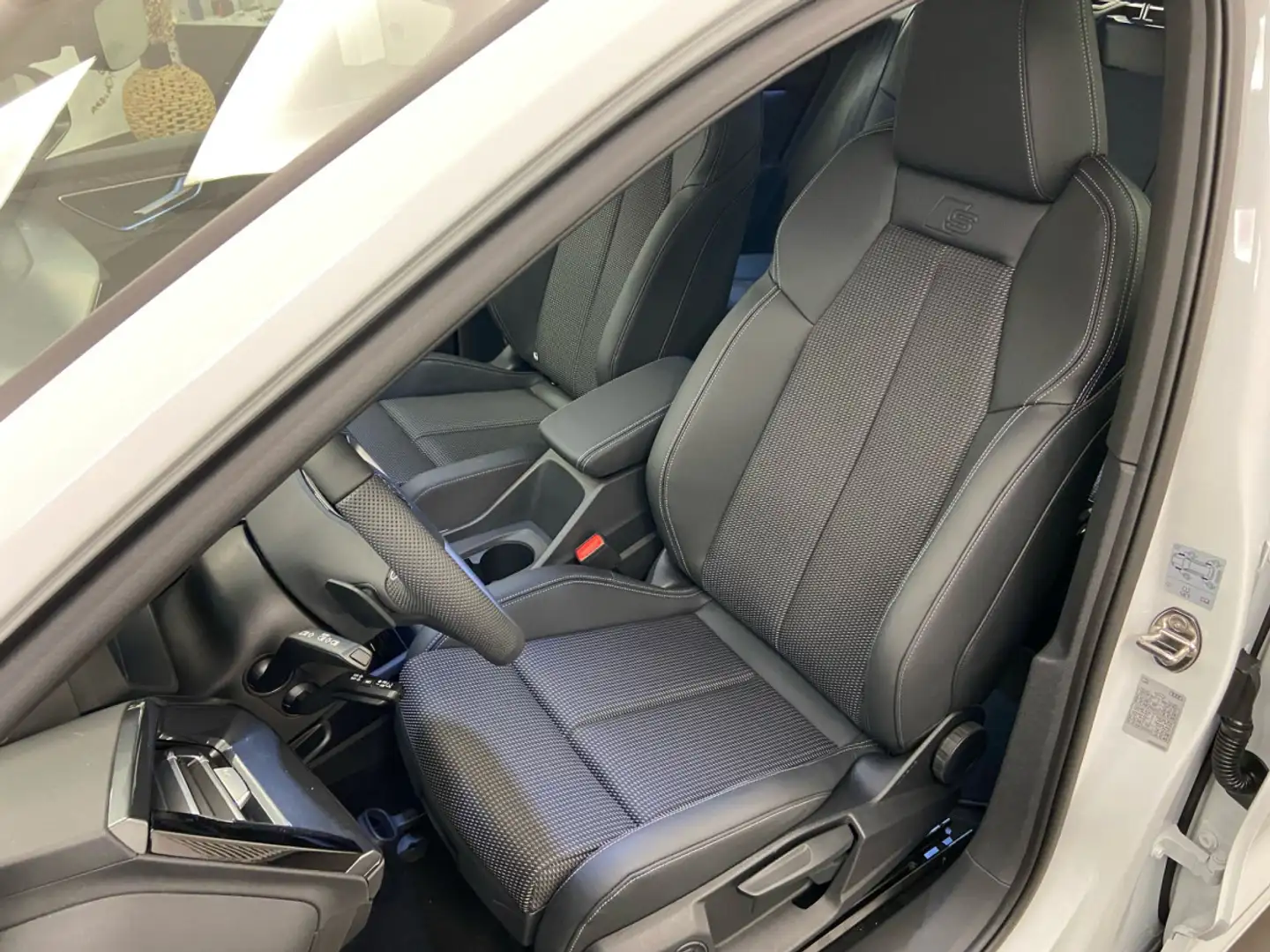 Audi Q4 e-tron 45 e-tron Sportback Blanc - 2