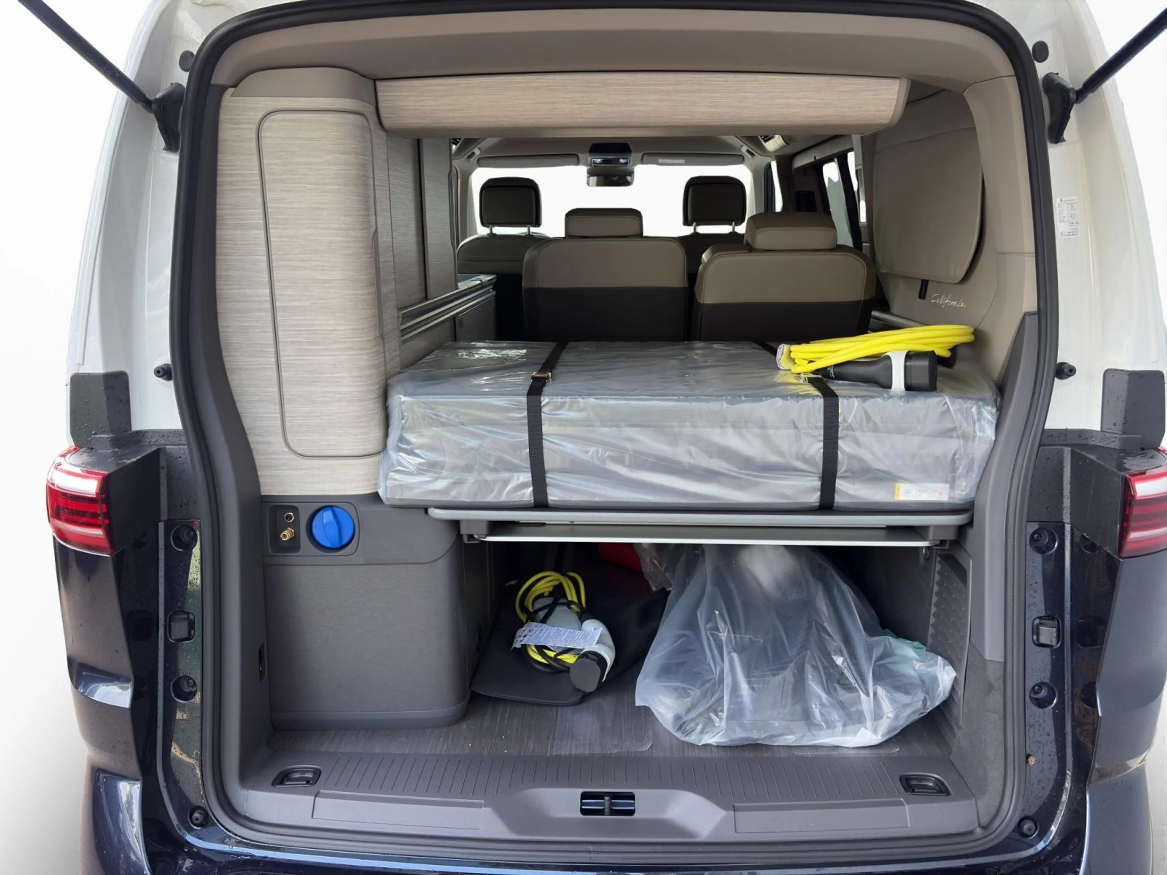 Volkswagen T7 California Ocean — photo 13