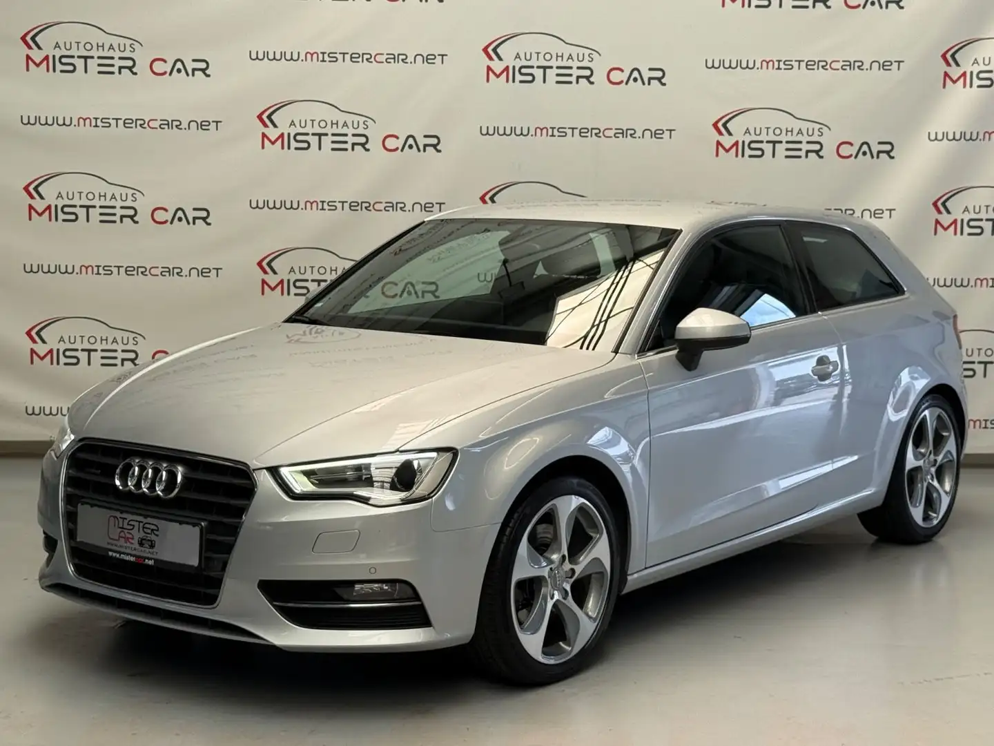 Audi A3 Ambition quattro S Tronic Leder/Xenon/WR/18 Silber - 1