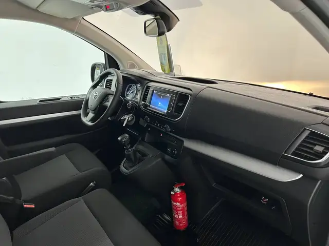 Toyota Proace view 8