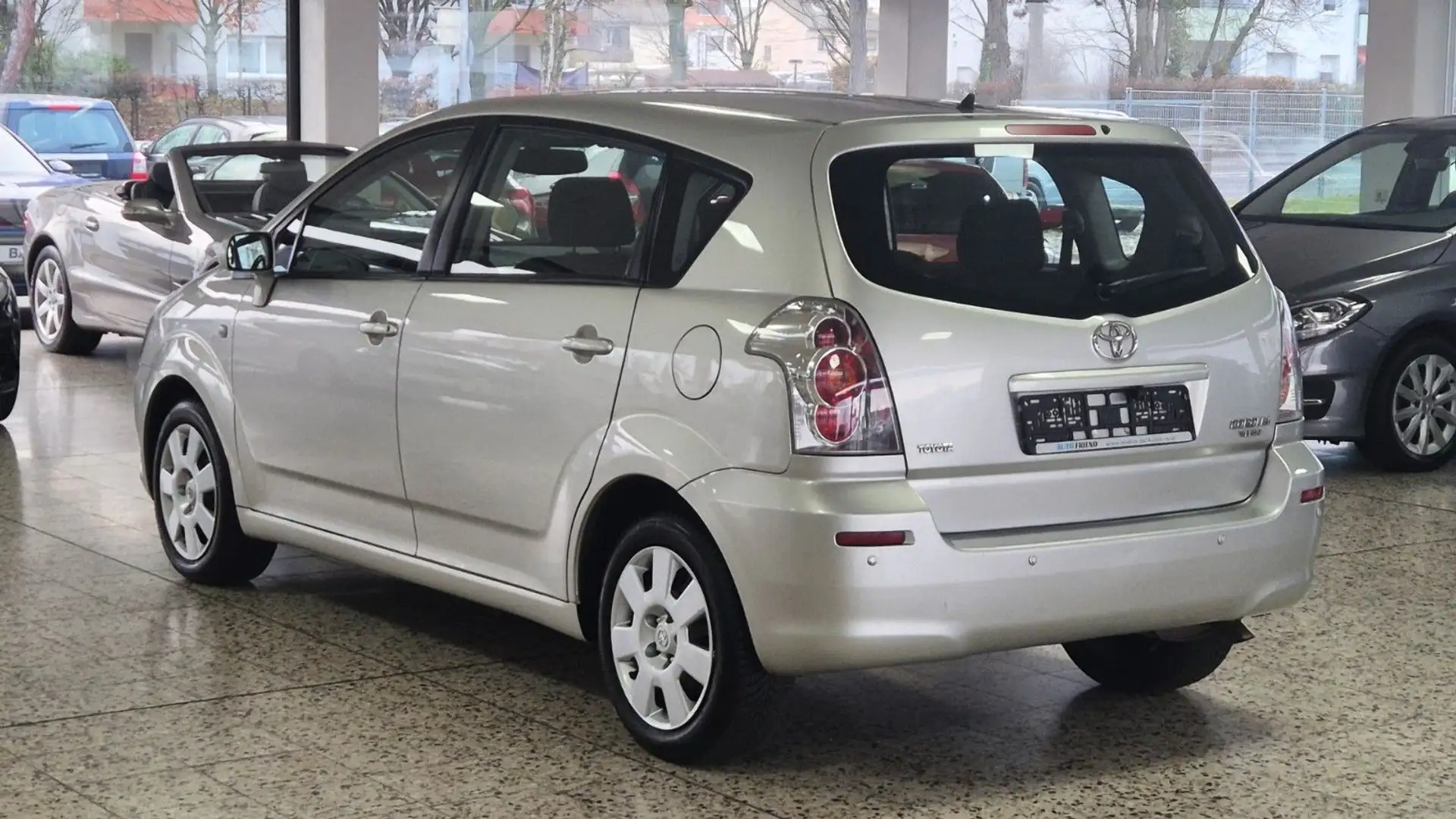 Toyota Corolla Verso 1.8 Sol  - AUTOMATIK - 7-SITZER Argent - 2