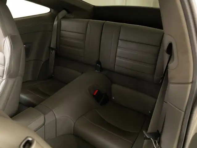 Porsche 911 view 15