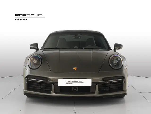 Porsche 911 view 8
