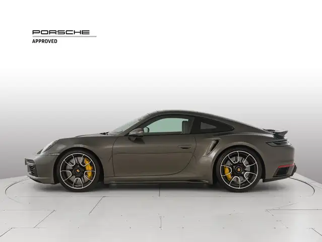 Porsche 911 view 2