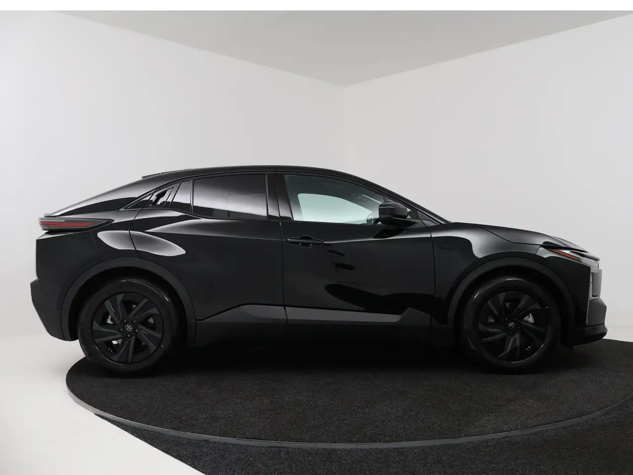 Toyota C-HR 2026 — фото 14