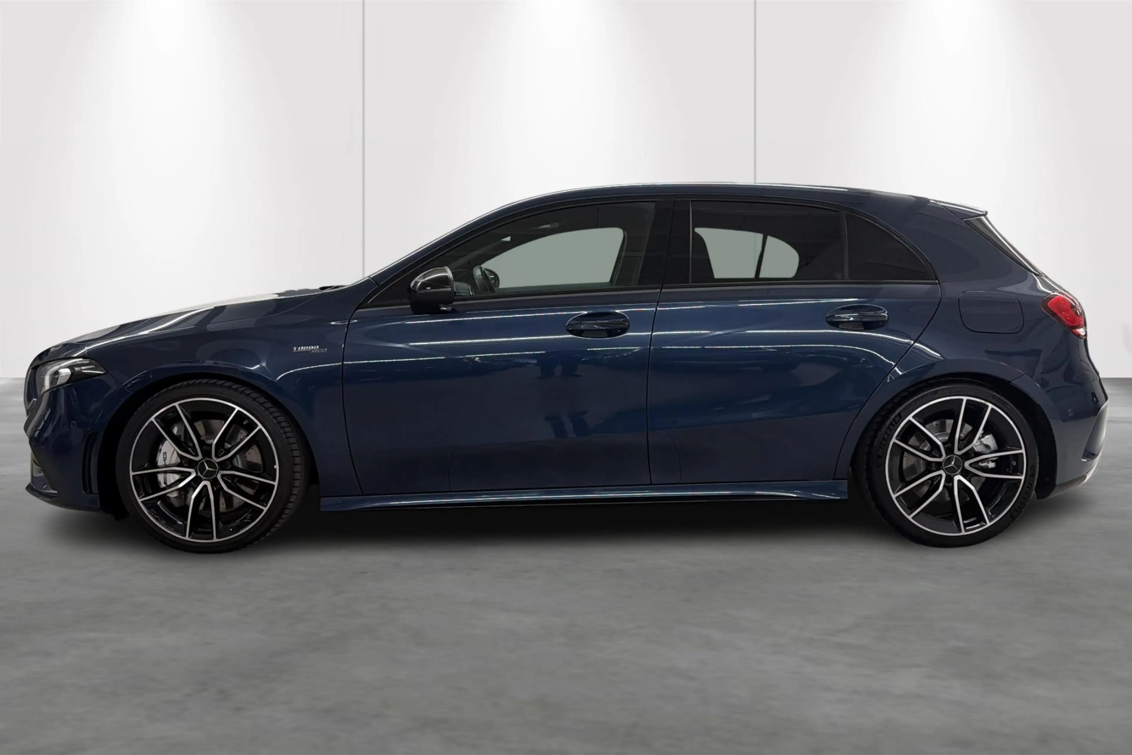 Mercedes-Benz A 35 AMG A 4MATIC — photo 3
