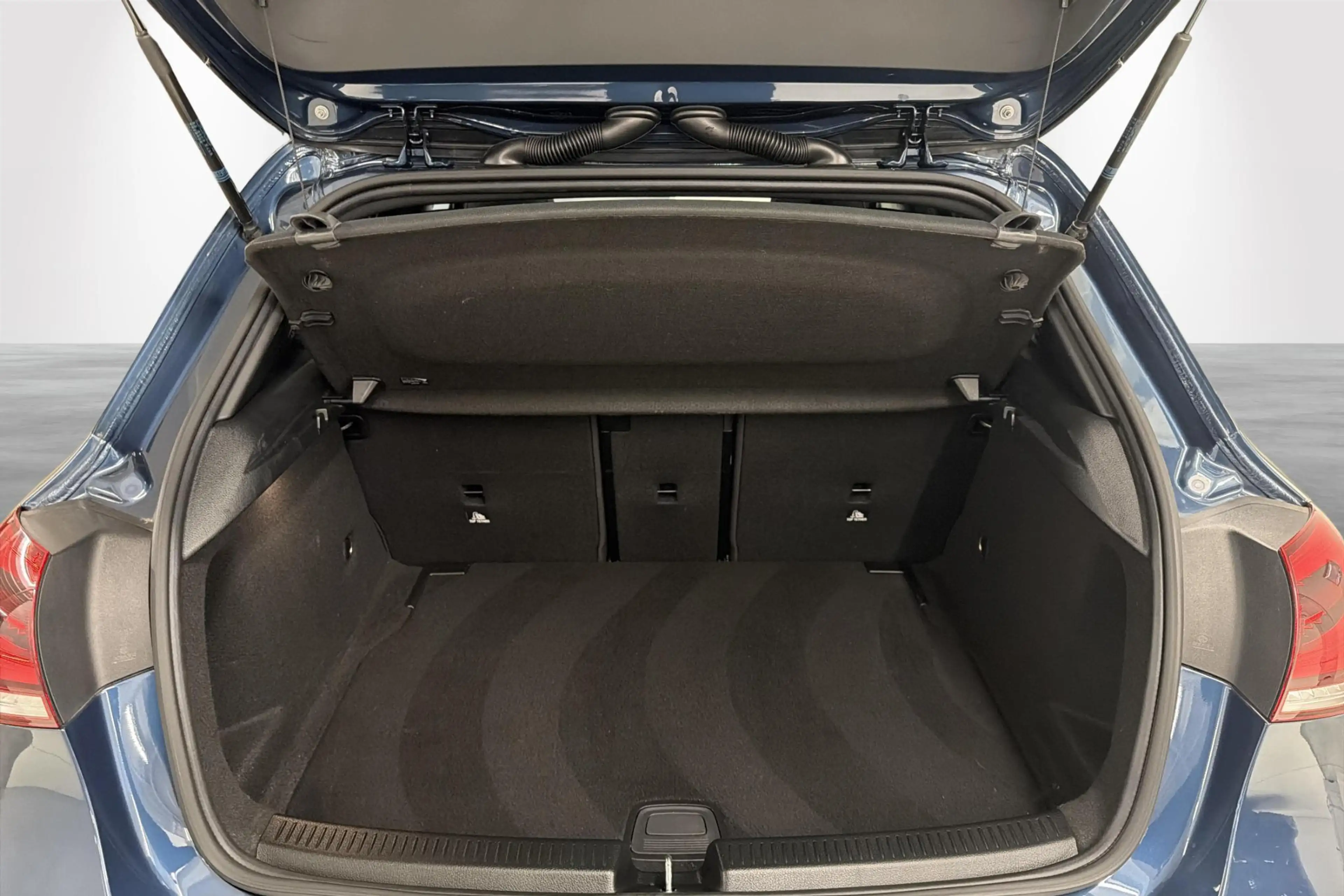Mercedes-Benz A 35 AMG A 4MATIC — photo 10