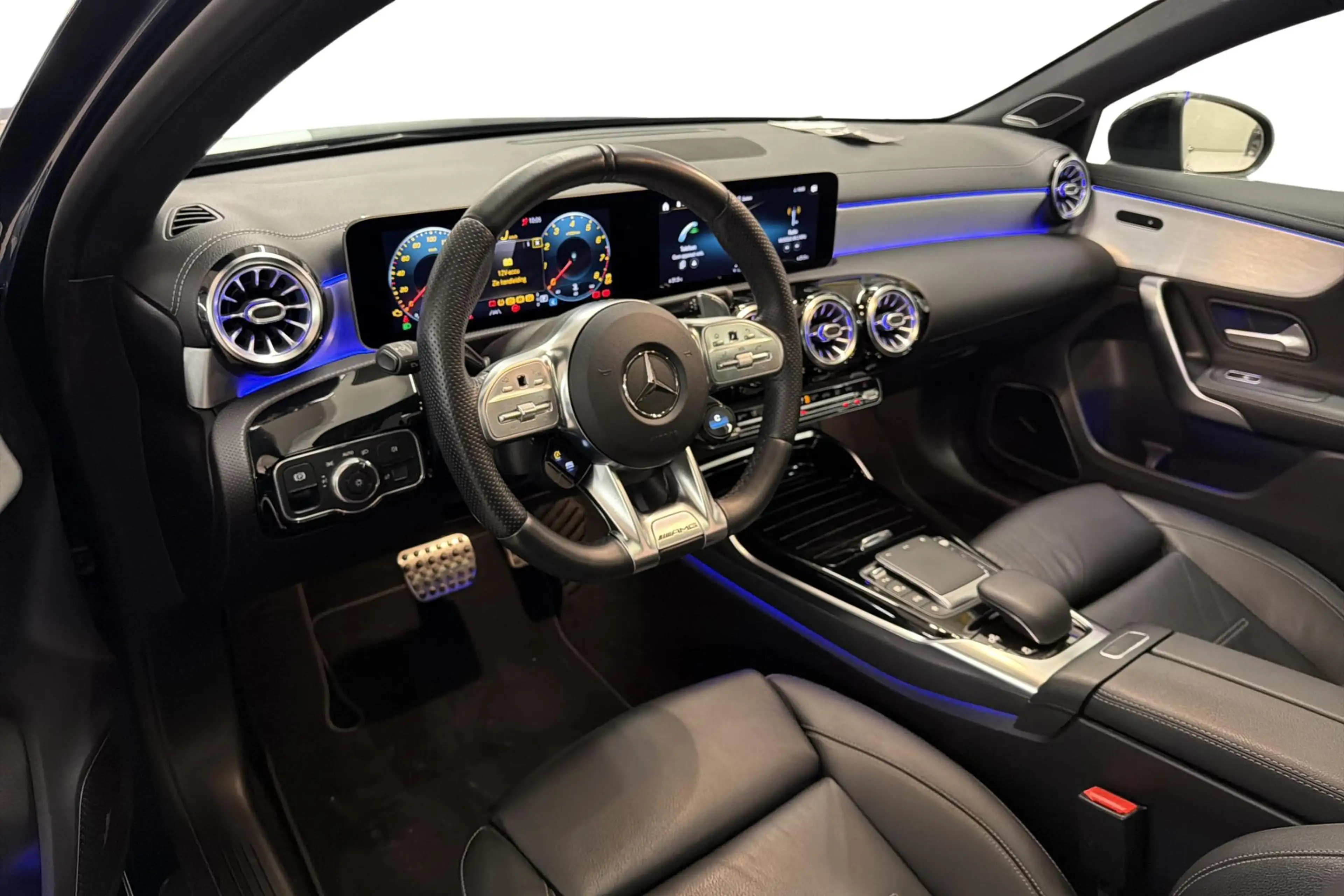 Mercedes-Benz A 35 AMG A 4MATIC — photo 11