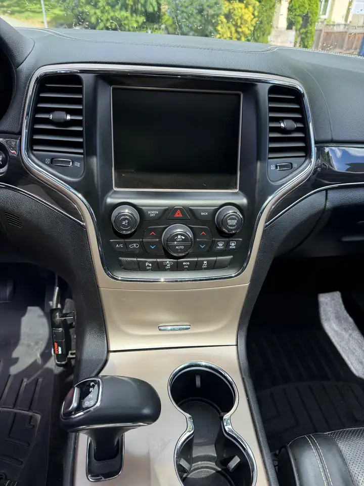 Jeep Grand Cherokee photo Jeep Grand Cherokee