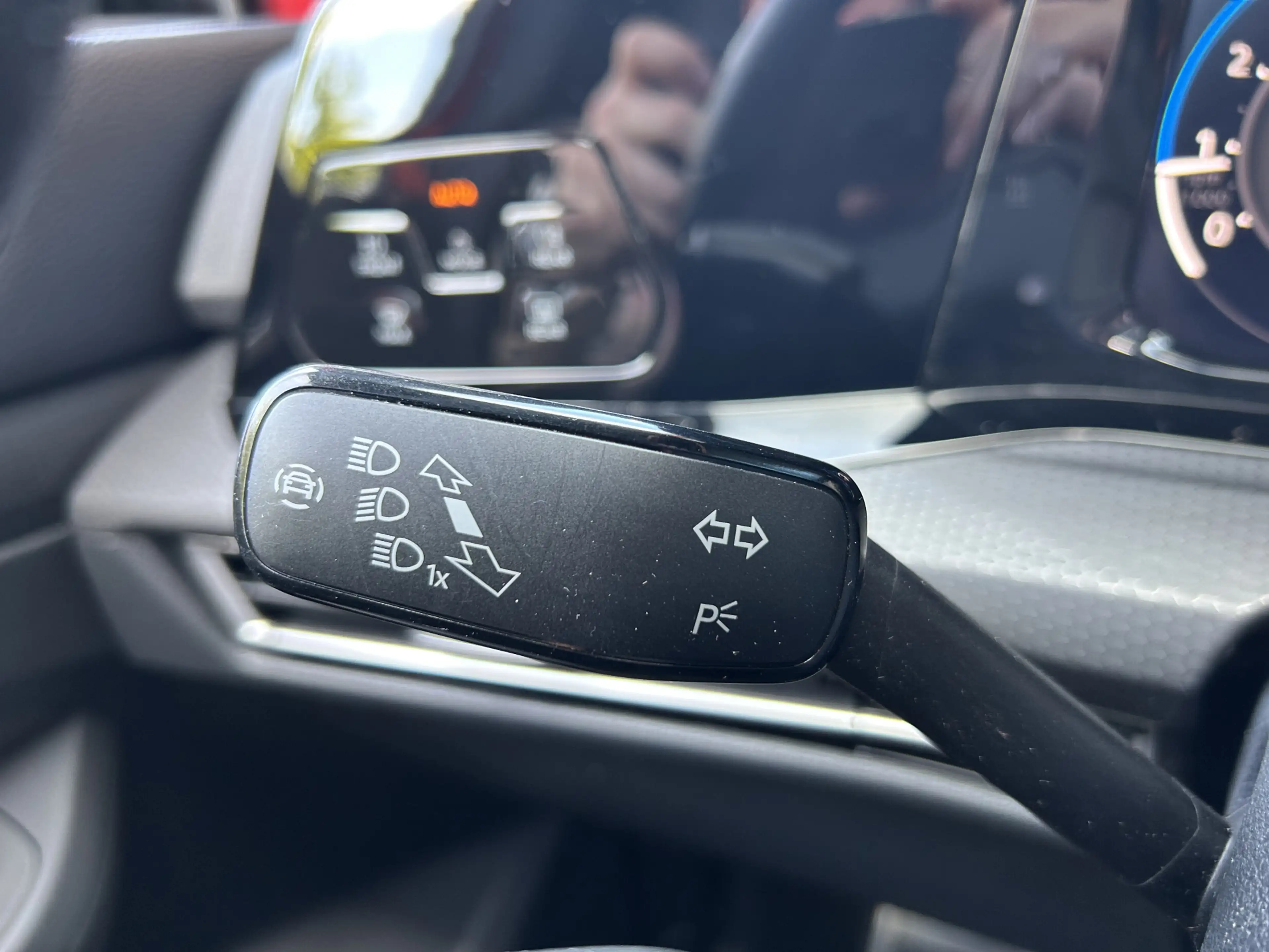 Volkswagen Golf GTI 2.0 TSI // FULL LED // SCHUIF/KANTELDAK // CAMERA — photo 12