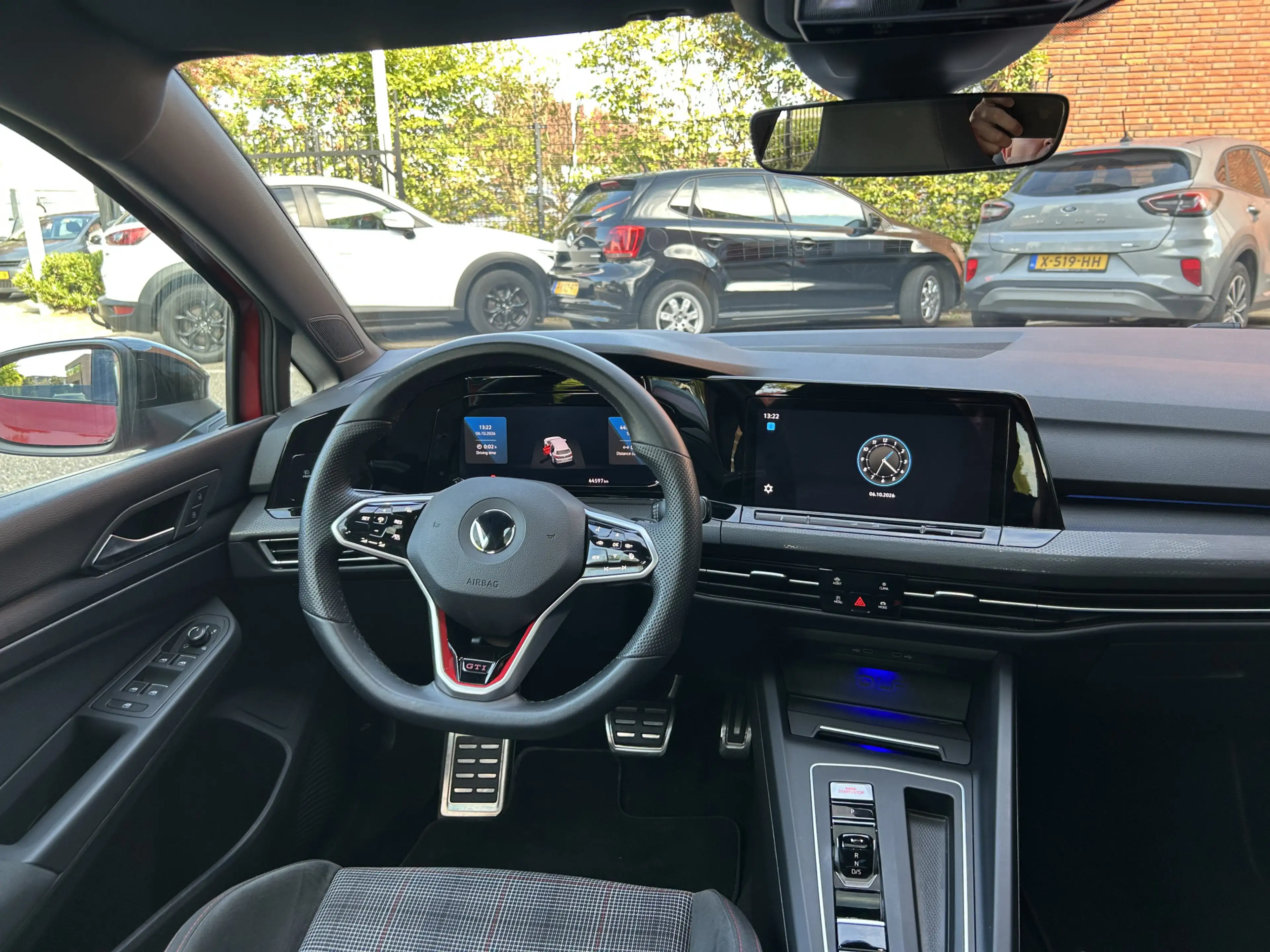 Volkswagen Golf GTI 2.0 TSI // FULL LED // SCHUIF/KANTELDAK // CAMERA — photo 9