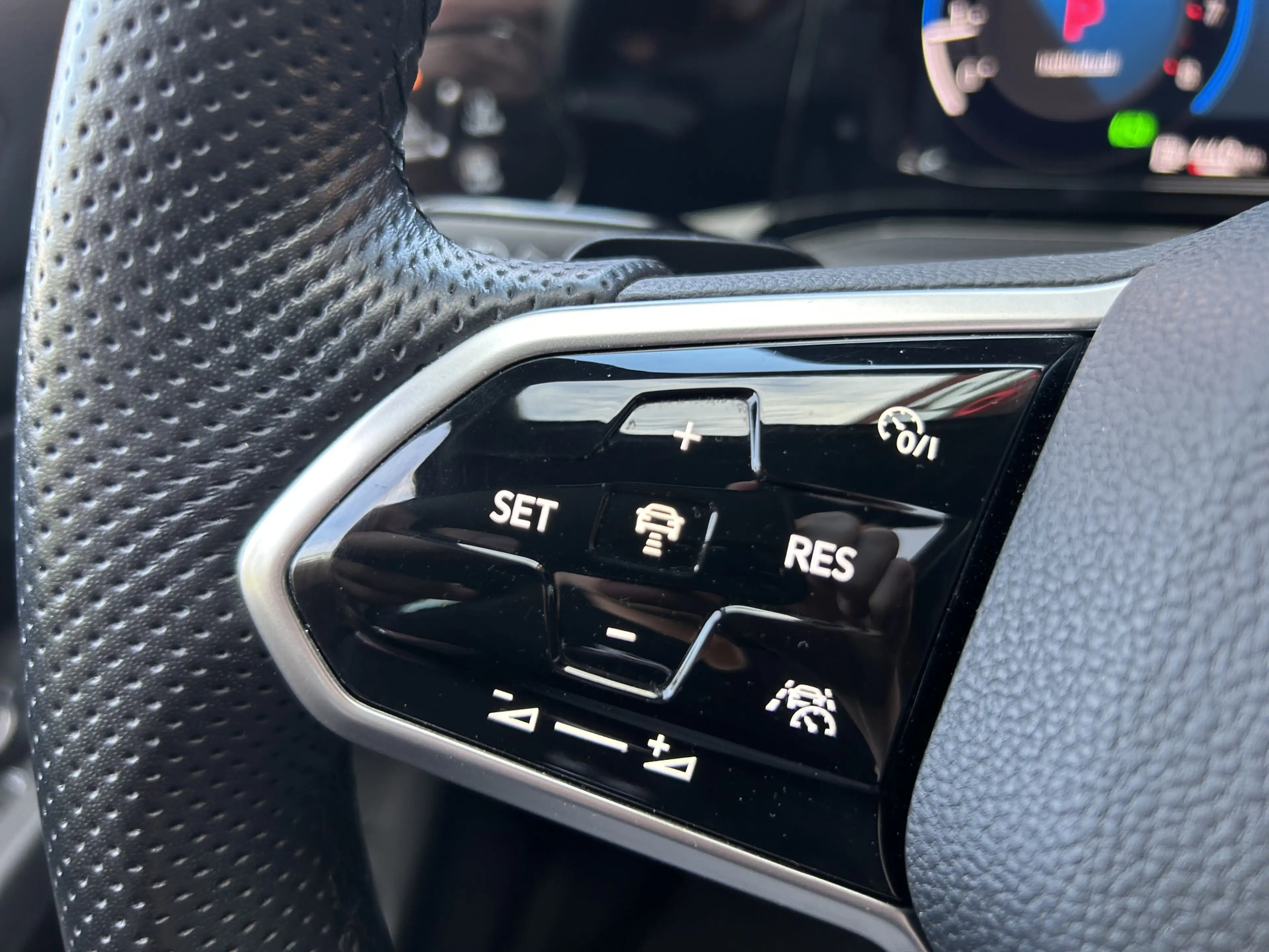 Volkswagen Golf GTI 2.0 TSI // FULL LED // SCHUIF/KANTELDAK // CAMERA — photo 10