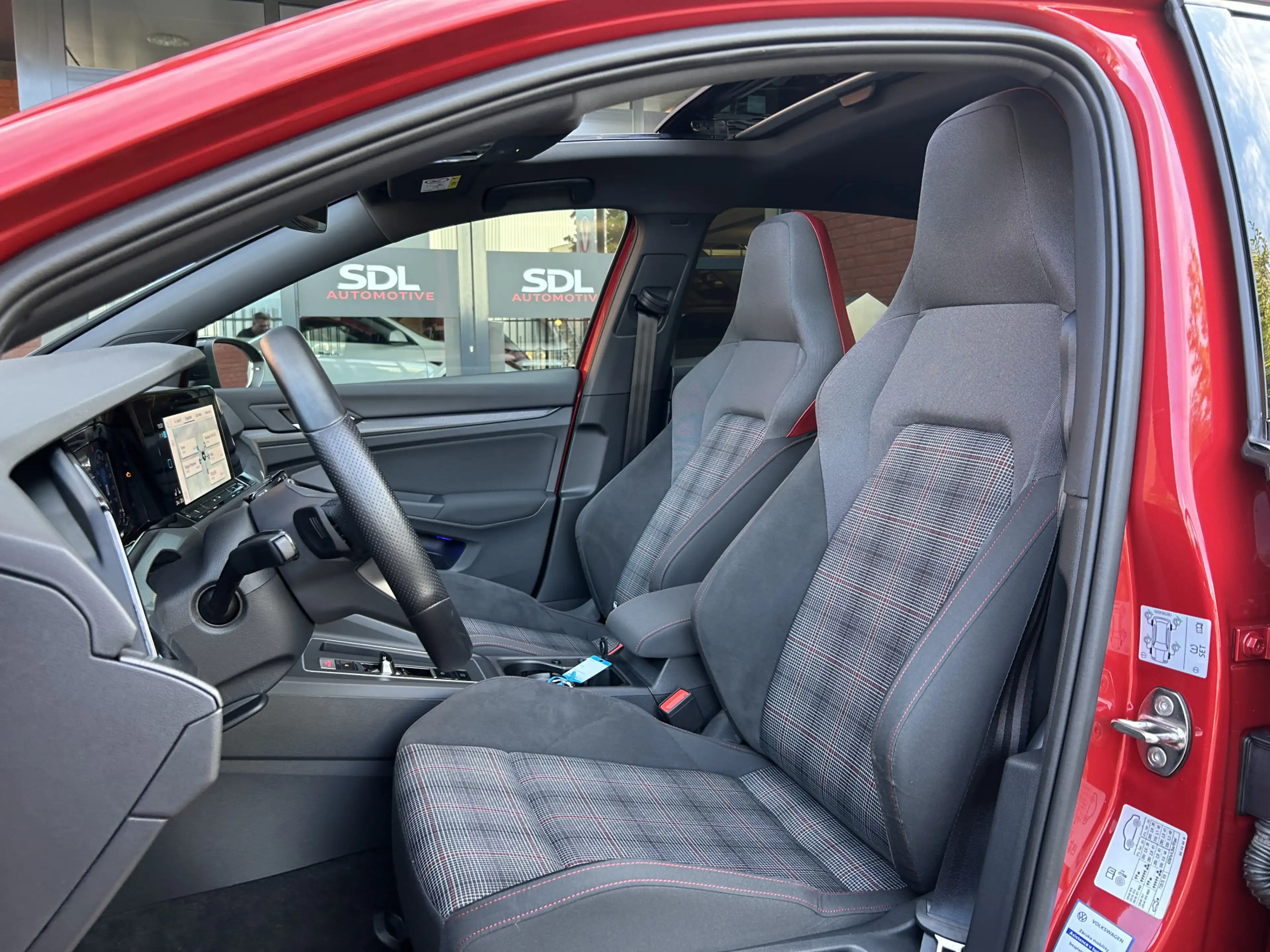 Volkswagen Golf GTI 2.0 TSI // FULL LED // SCHUIF/KANTELDAK // CAMERA — photo 8