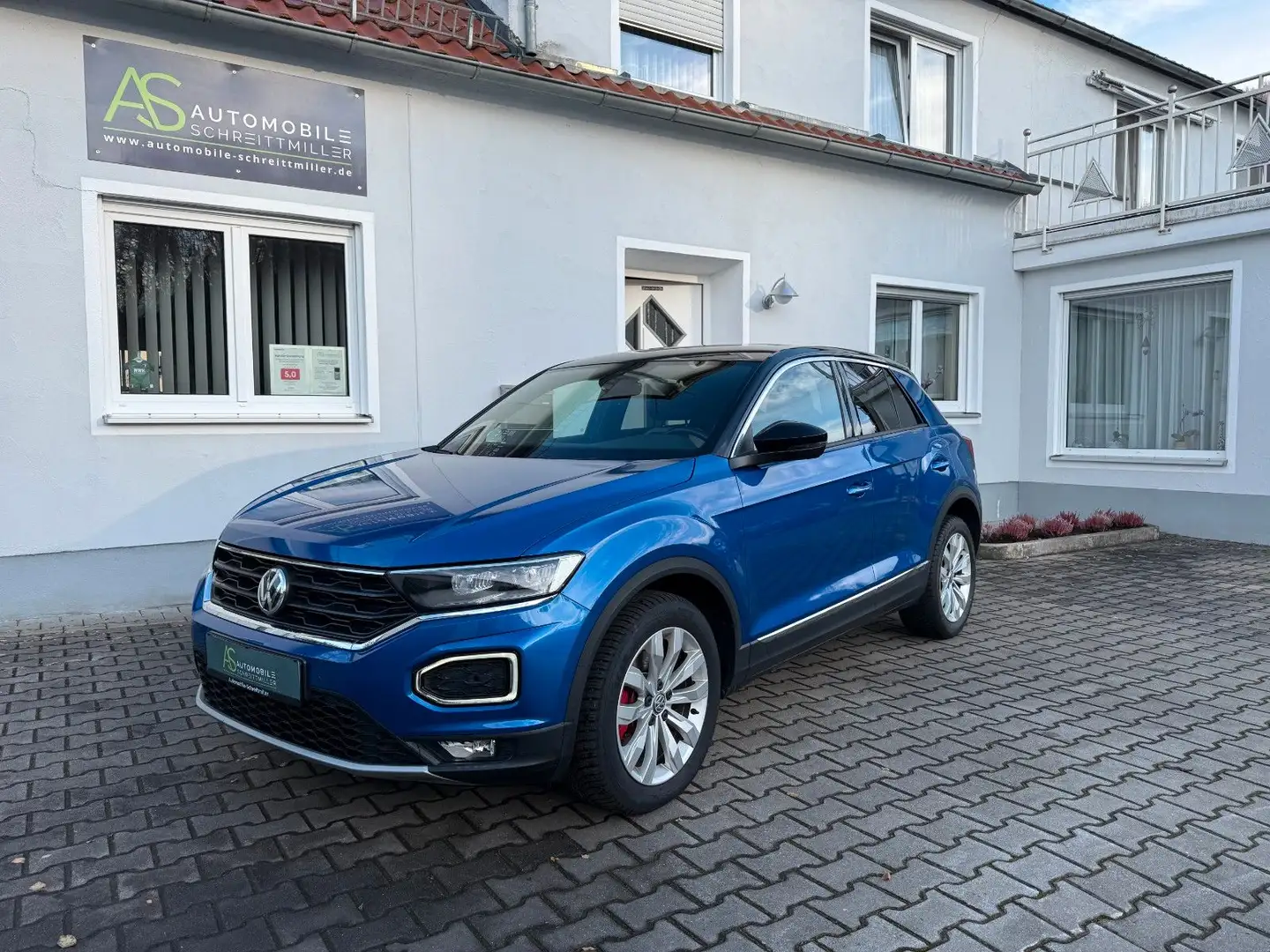 Volkswagen T-Roc Sport NAVI SHZ ACC SPURHALTE LED 17" Blau - 1