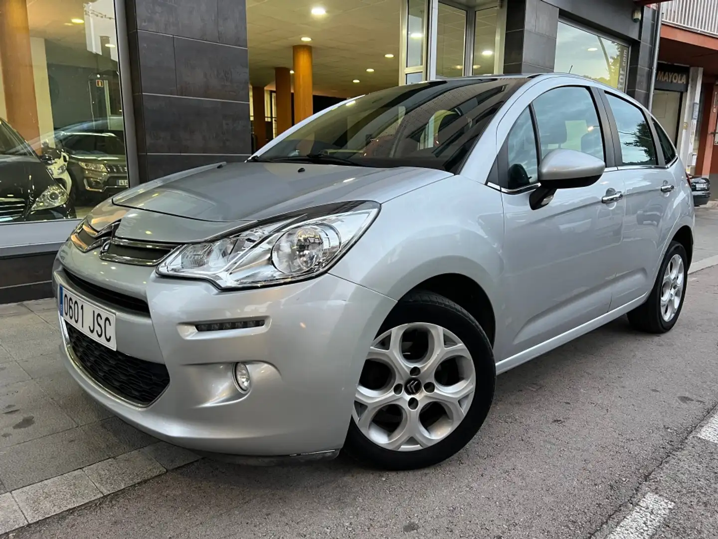 Citroen C3 1.6BlueHDi Live Edition 75 Argent - 1