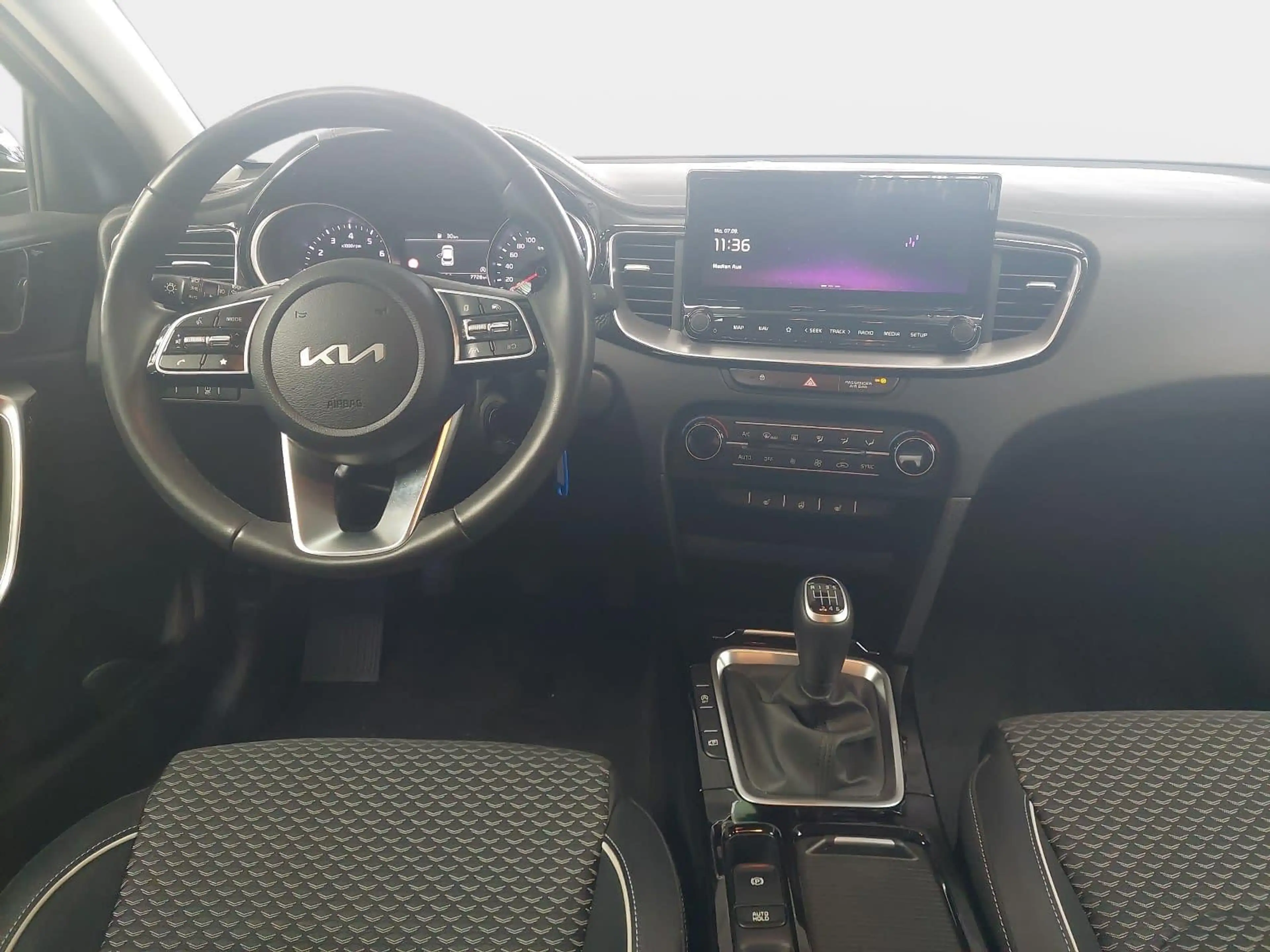 Kia XCeed XCEED 1.5 T-GDI VISION NAVI LED KLIMAAUTO — photo 8