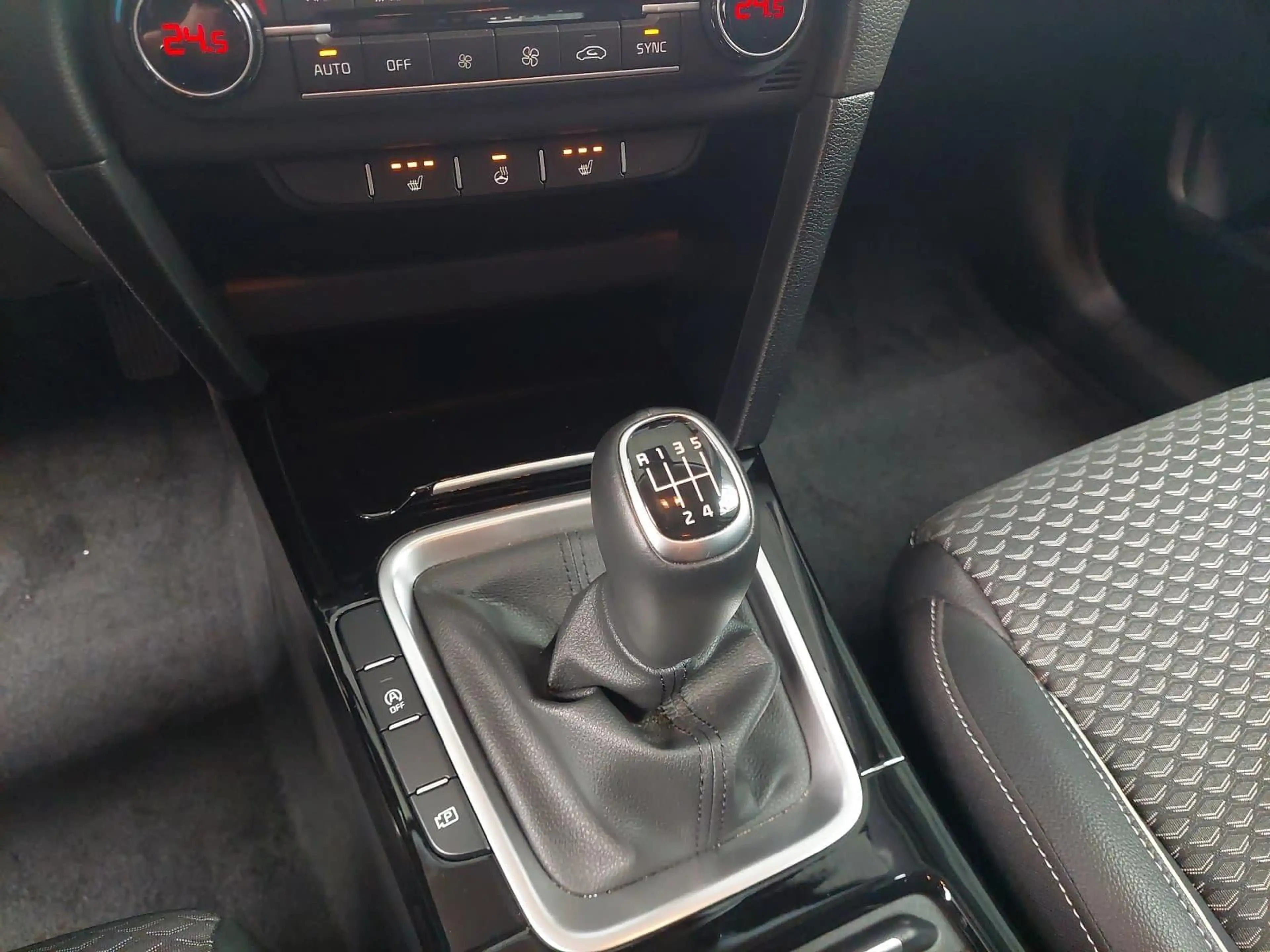 Kia XCeed XCEED 1.5 T-GDI VISION NAVI LED KLIMAAUTO — photo 13